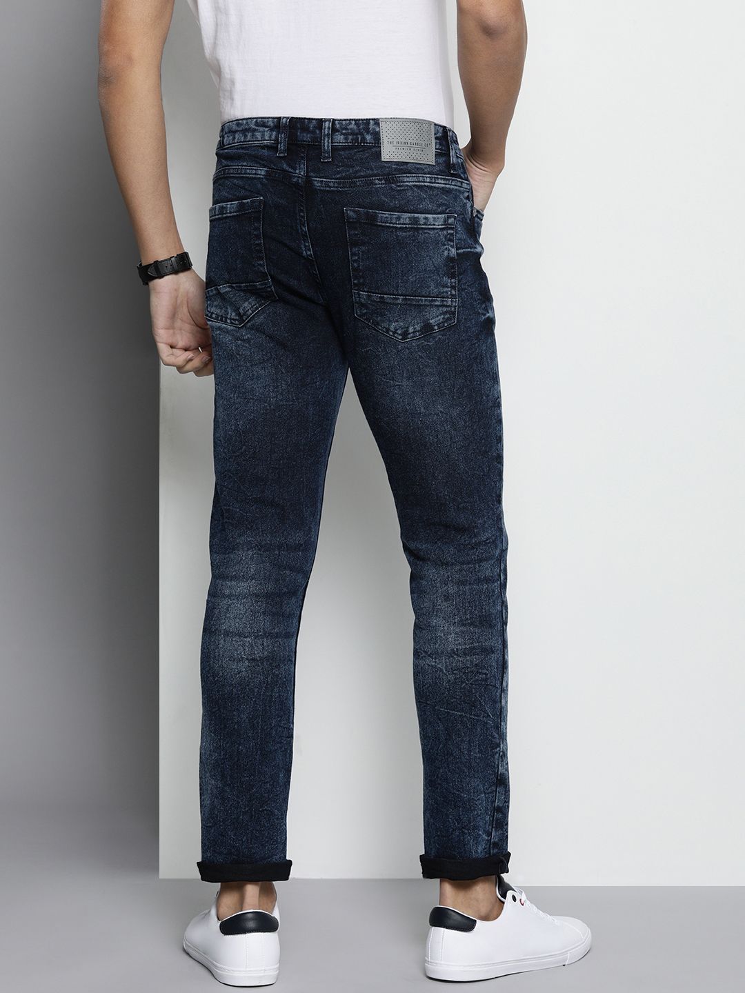 The Indian Garage Co Men Slim Fit Light Fade Stretchable Jeans