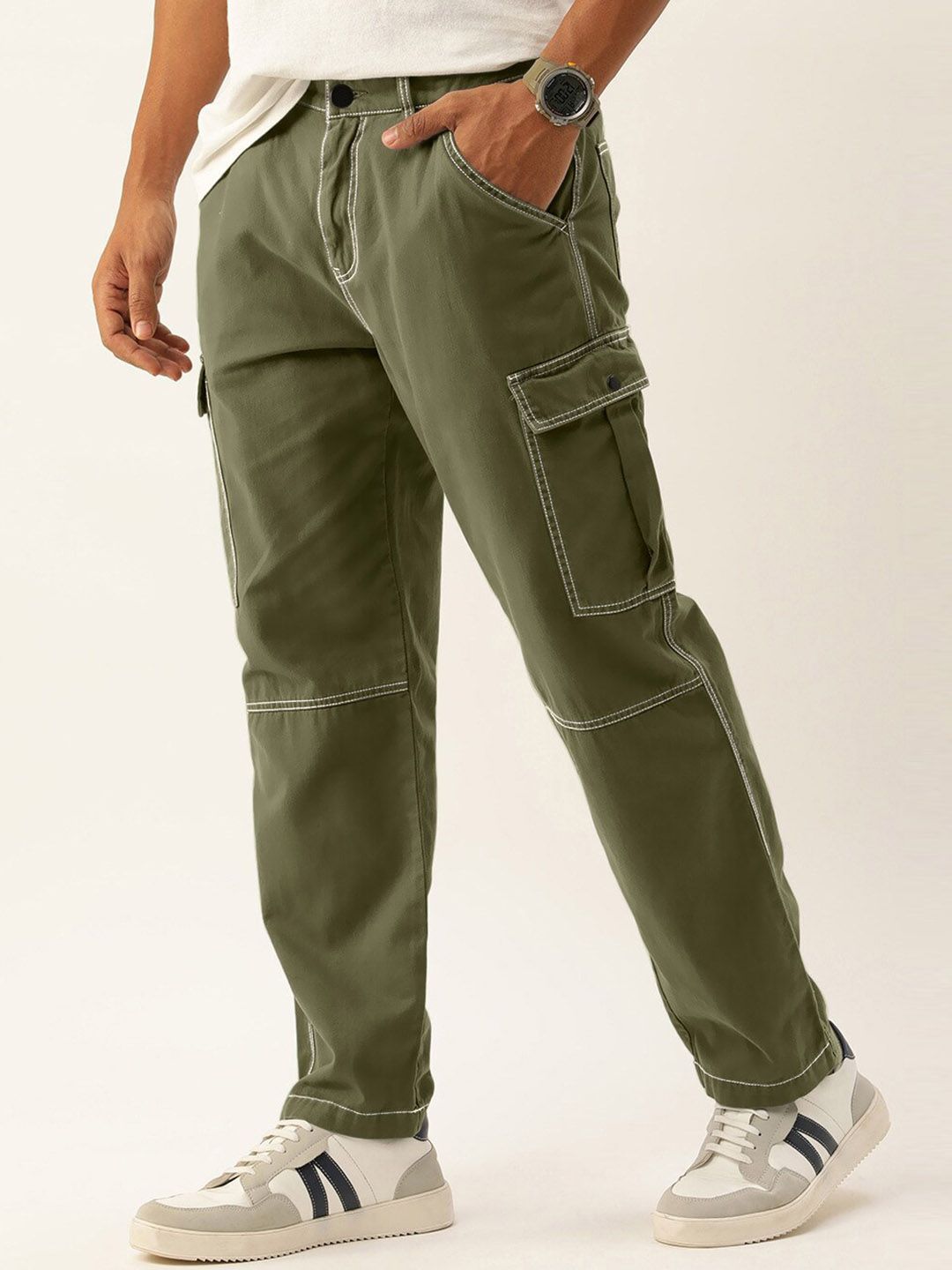 Bene Kleed Men Relaxed Fit Cargo Trousers With Contrast Stitch