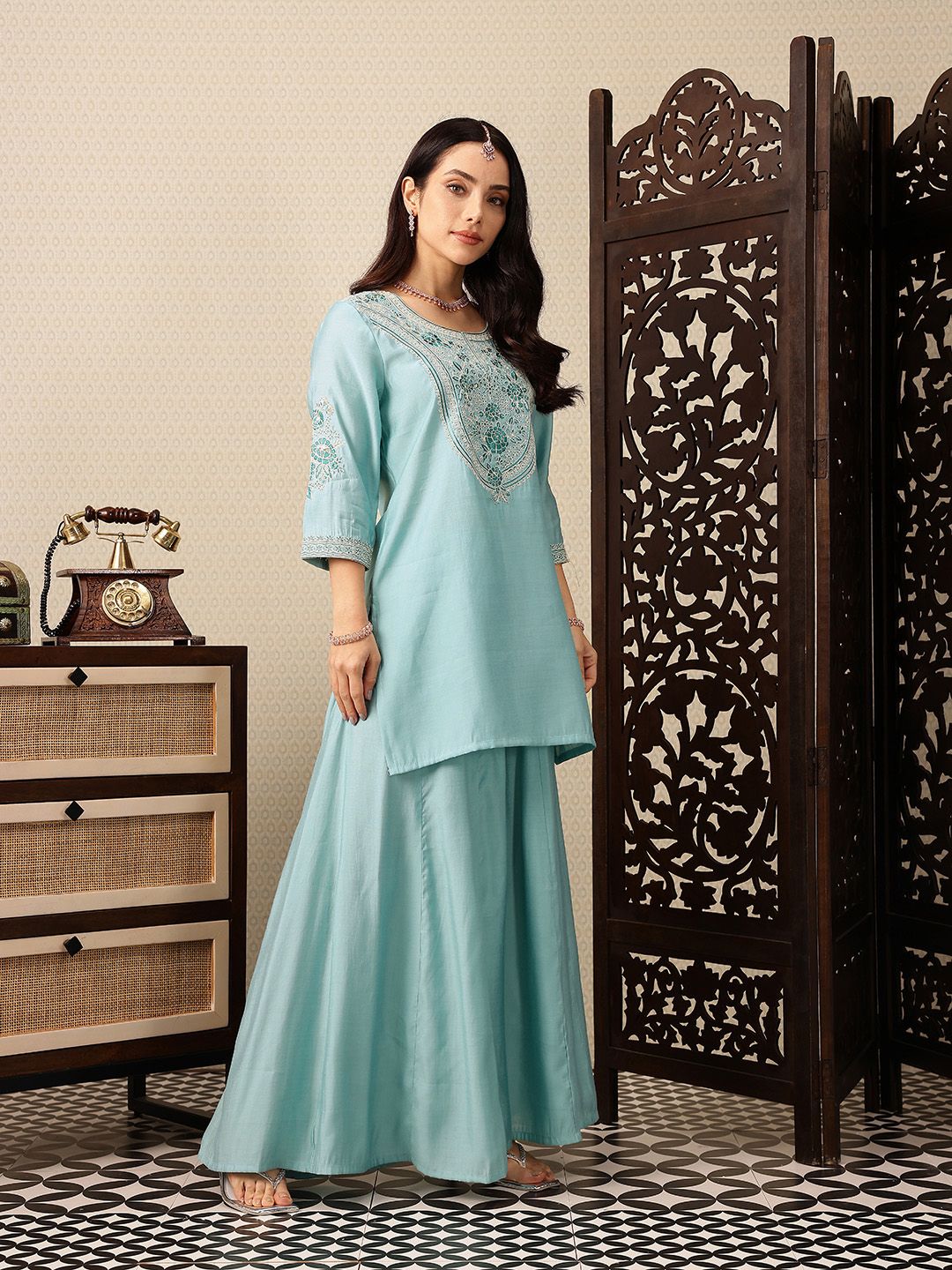 House of Pataudi Floral Embroidered Jashn Kurta with Palazzos & Dupatta
