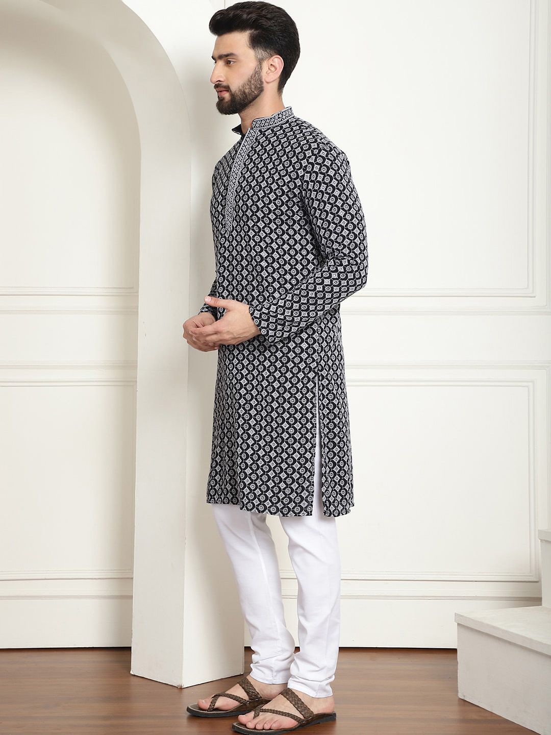 SOJANYA Floral Embroidered Regular Thread Work Pure Cotton Kurta with Churidar
