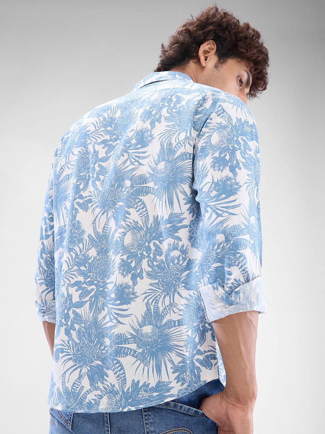 SPYKAR Men Slim Fit Floral Printed Opaque Spread Collar Casual Shirt
