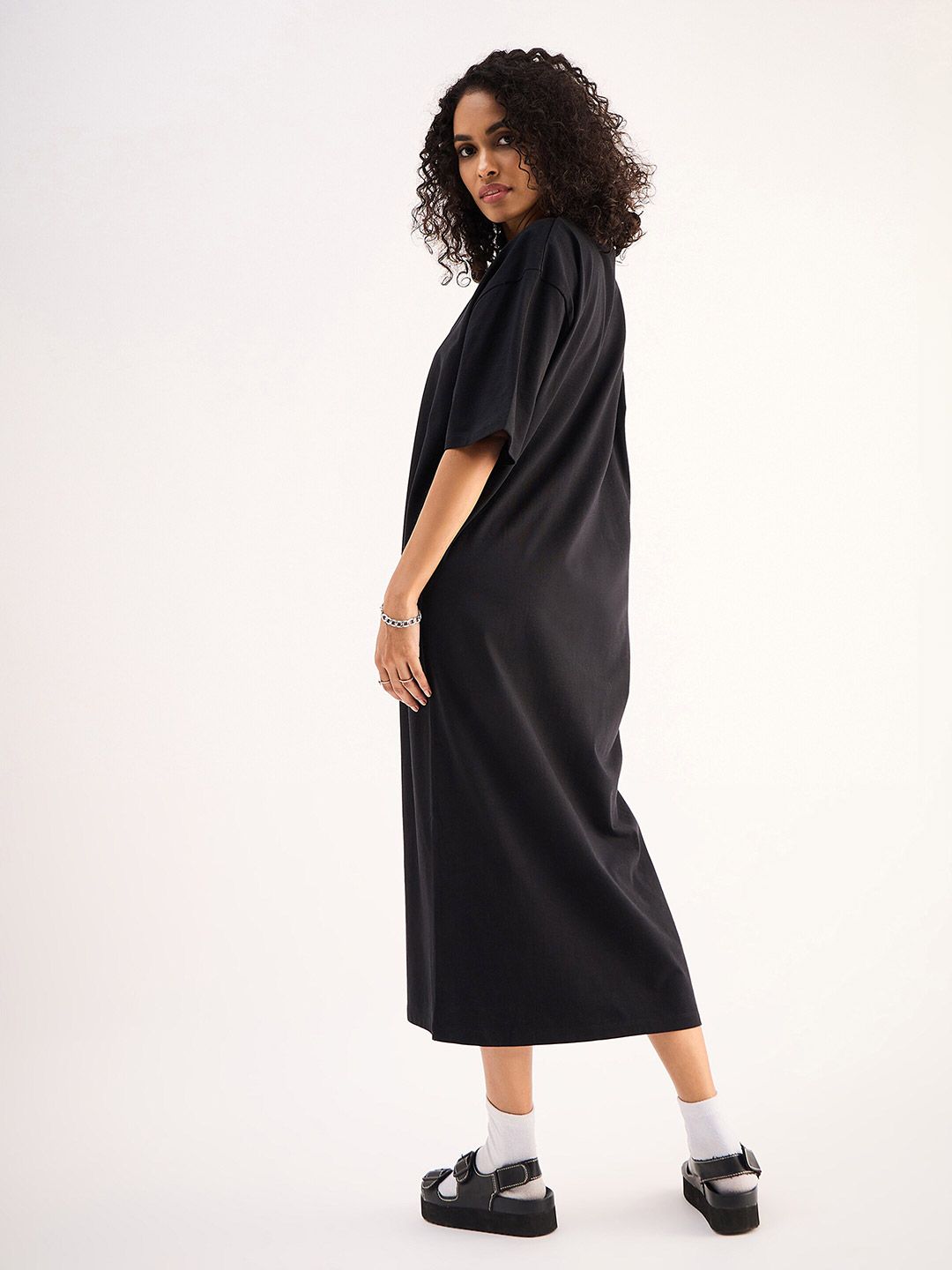 SASSAFRAS BASICS Round Neck Regular Sleeve Oversized Midi Dress
