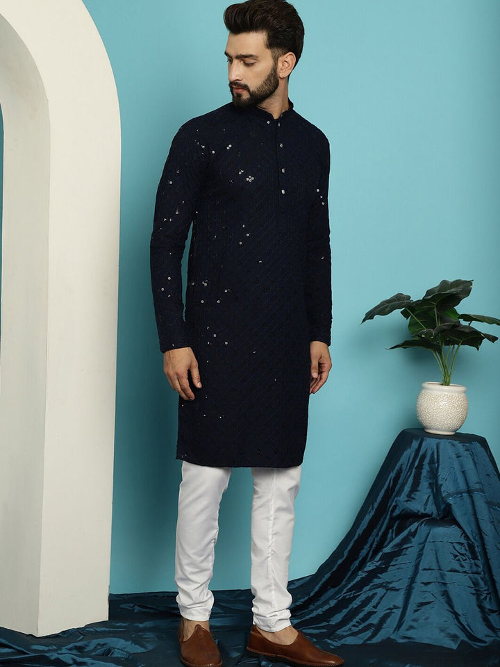 SOJANYA Motif Etnik Bersulam Kurta Kapas Tulen Bersulam dengan Churidar