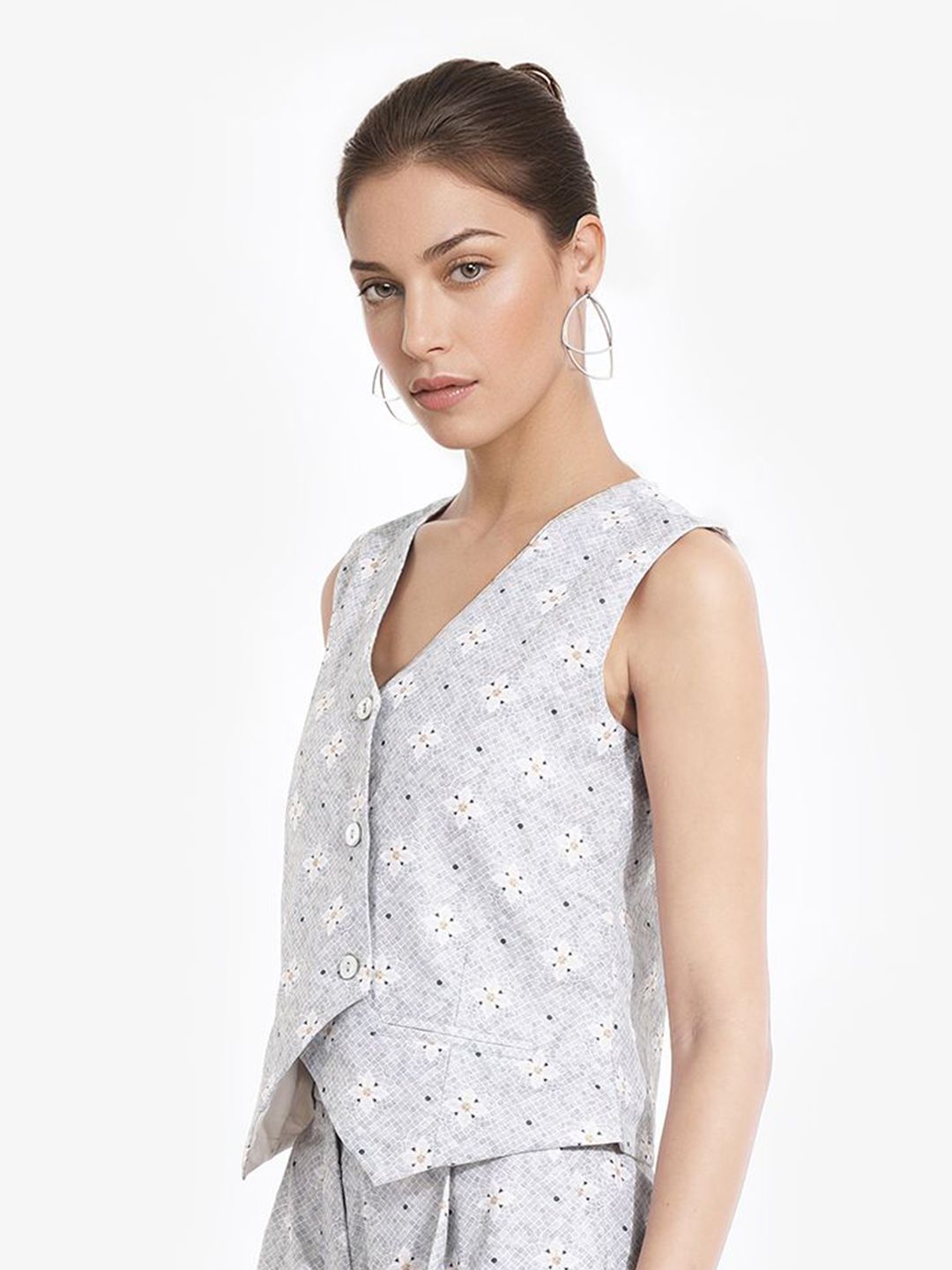 Rareism Women Floral Printed Lengan Tanpa V-Neck Wrap Top