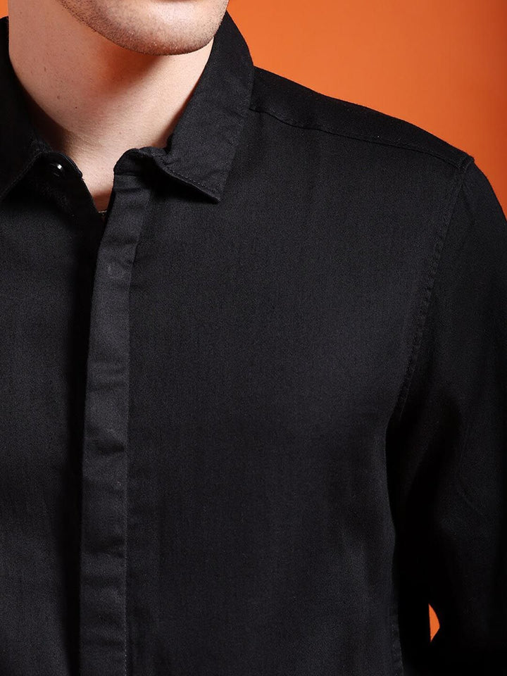 The Indian Garage Co Black Slim Fit Graphic Printed Spread Collar Cotton Casual Shirt