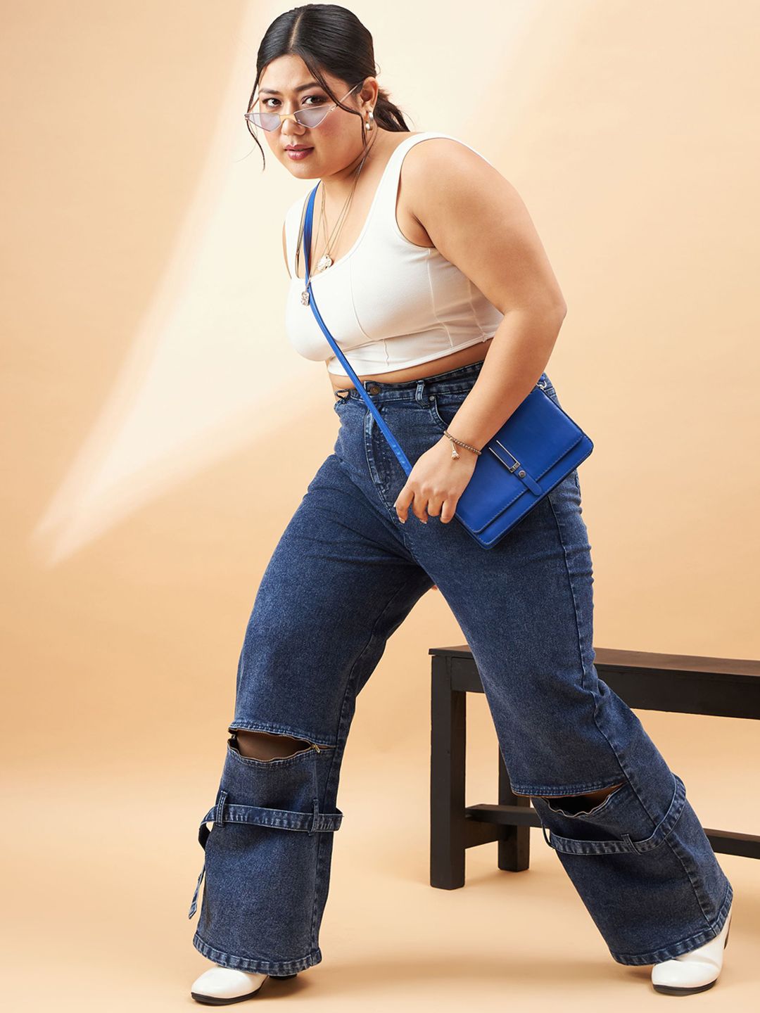 SASSAFRAS Curve Women Plus Size Comfort High-Rise Light Fade Stretchable Jeans