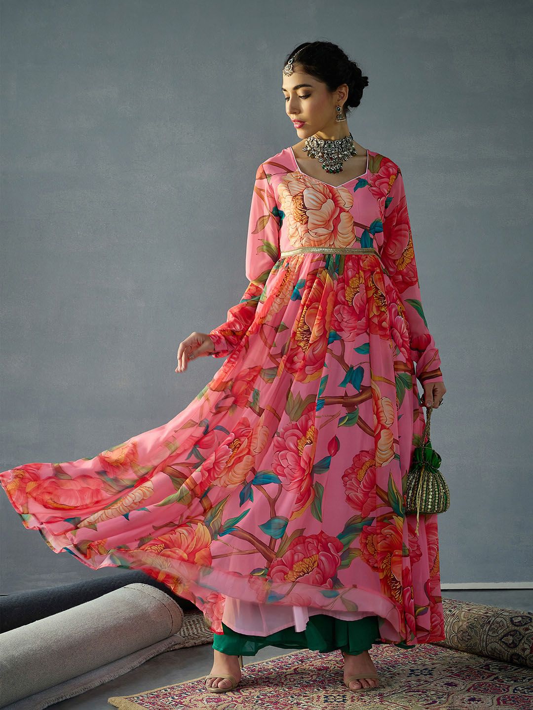 Shae by SASSAFRAS Women Floral Printed Floral Georgette Anarkali Kurta