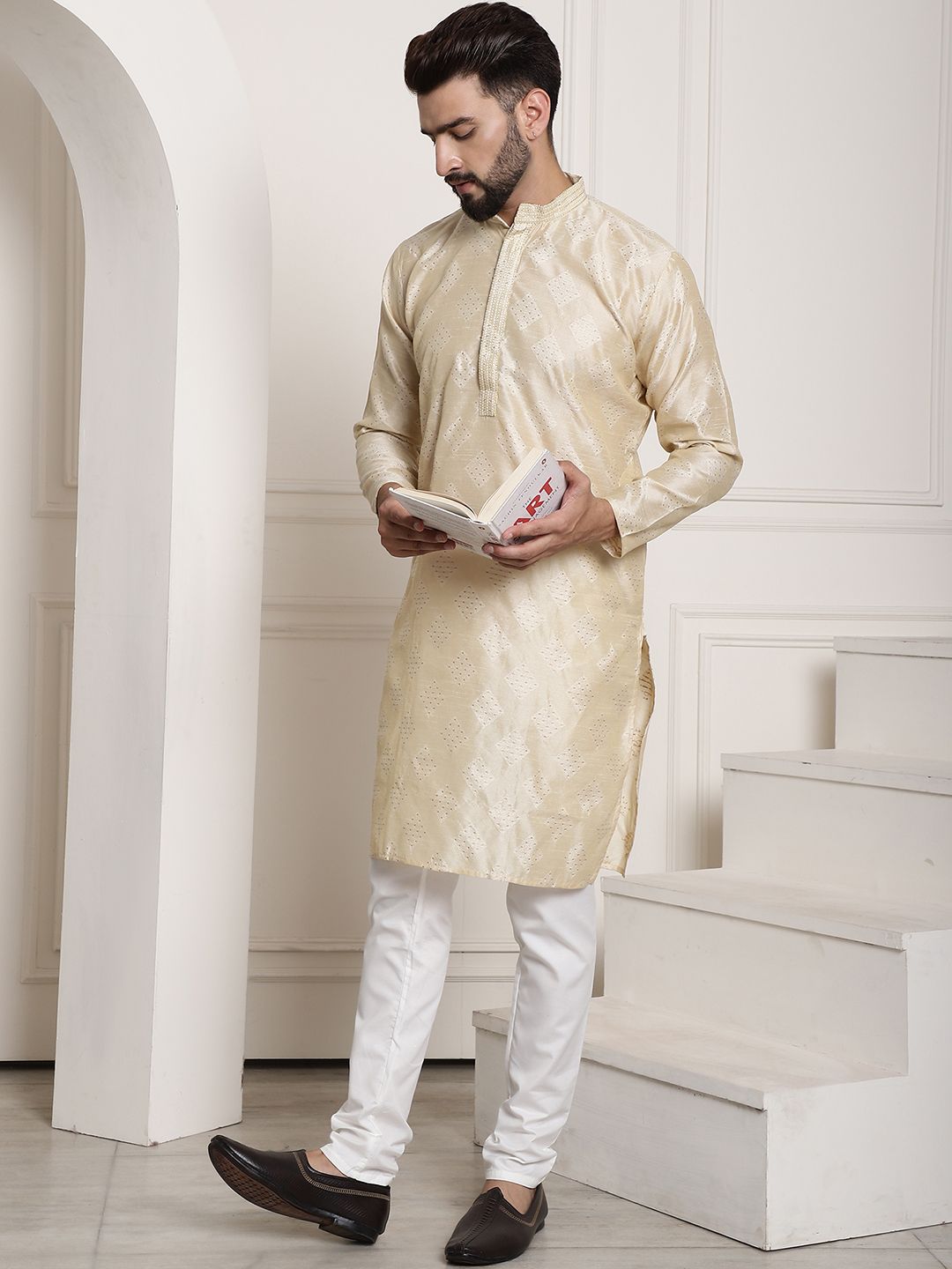 SOJANYA Geometric Woven Design Kolar Mandarin Jacquard Silk Kurta Biasa Dengan Churidar