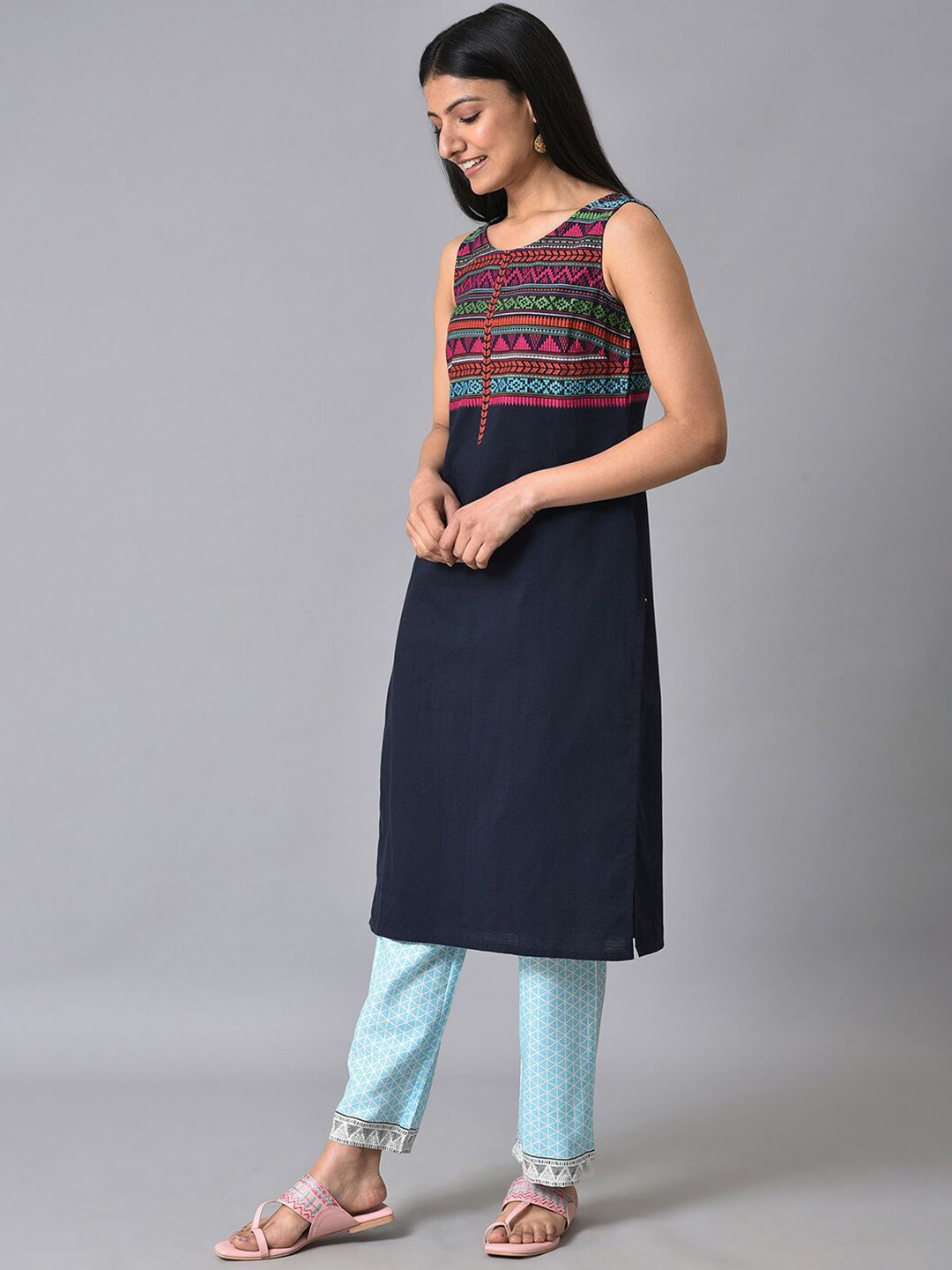 AURELIA Geometric Yoke Design Cotton Sleeveless Thread Work Kurta