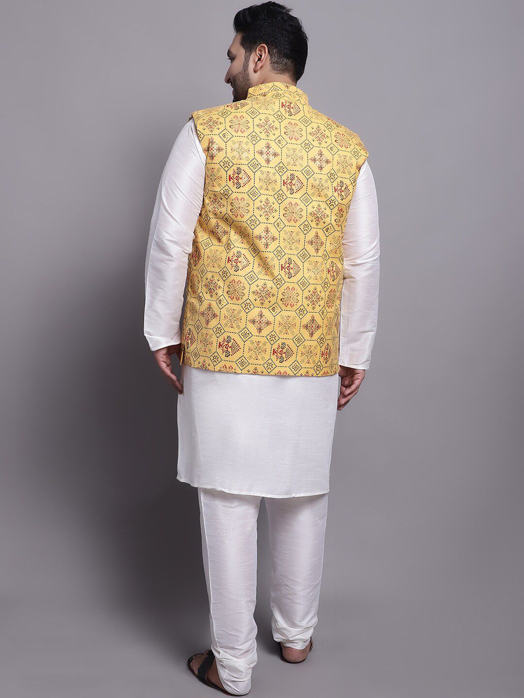 SOJANYA PLUS Plus Size Kurta With Churidar & Nehru Jacket