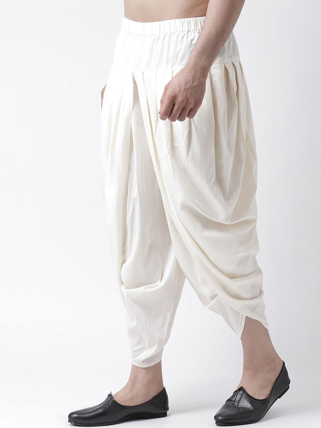 Dhoti pepejal berwarna krim lelaki