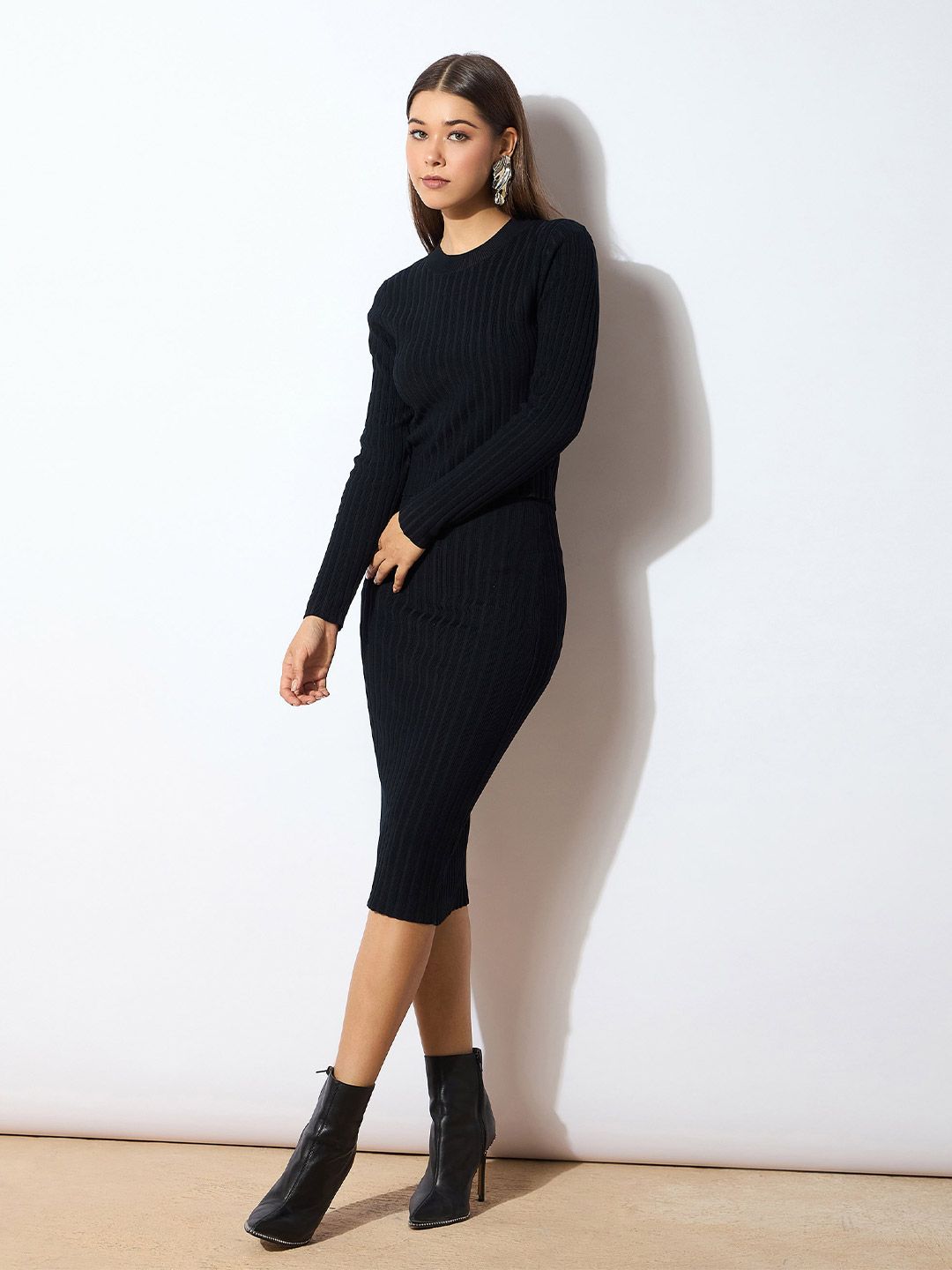 SASSAFRAS Black Ribbed Sweater With Pencil Skirt
