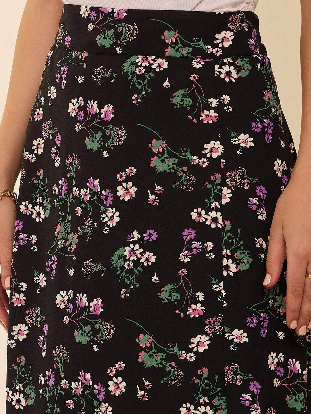 Berrylush Women Floral Printed A-line Maxi Skirt
