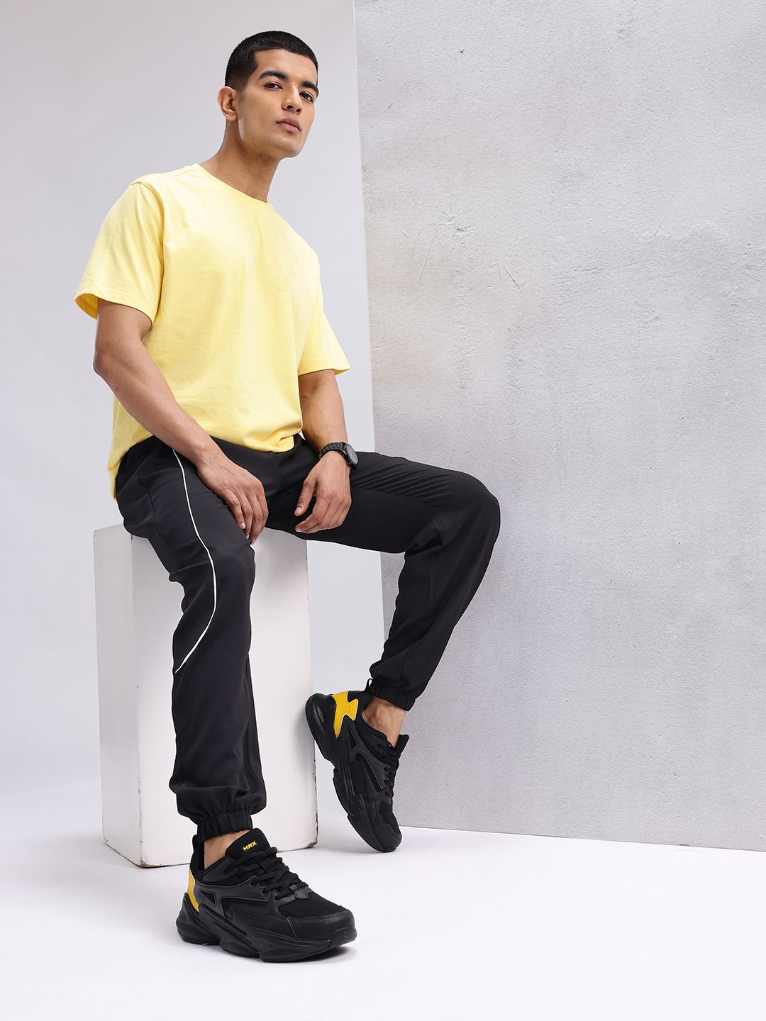HRX oleh Hrithik Roshan Men lelaki yang sesuai dengan joggers