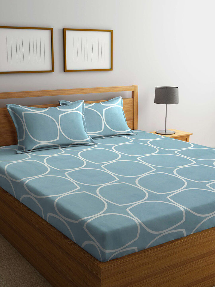 KLOTTHE Blue Geometric Polycotton 300 TC Fitted King Fine Bedsheet with 2 Pillow Covers-98 x 87 inches