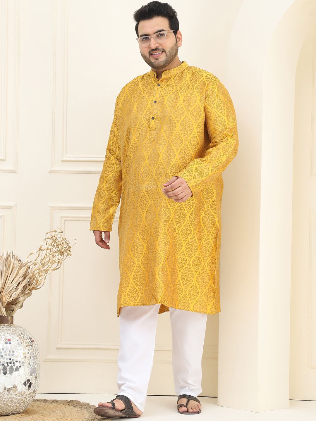 SOJANYA PLUS Plus Size Woven Design Kurta with Pyjama