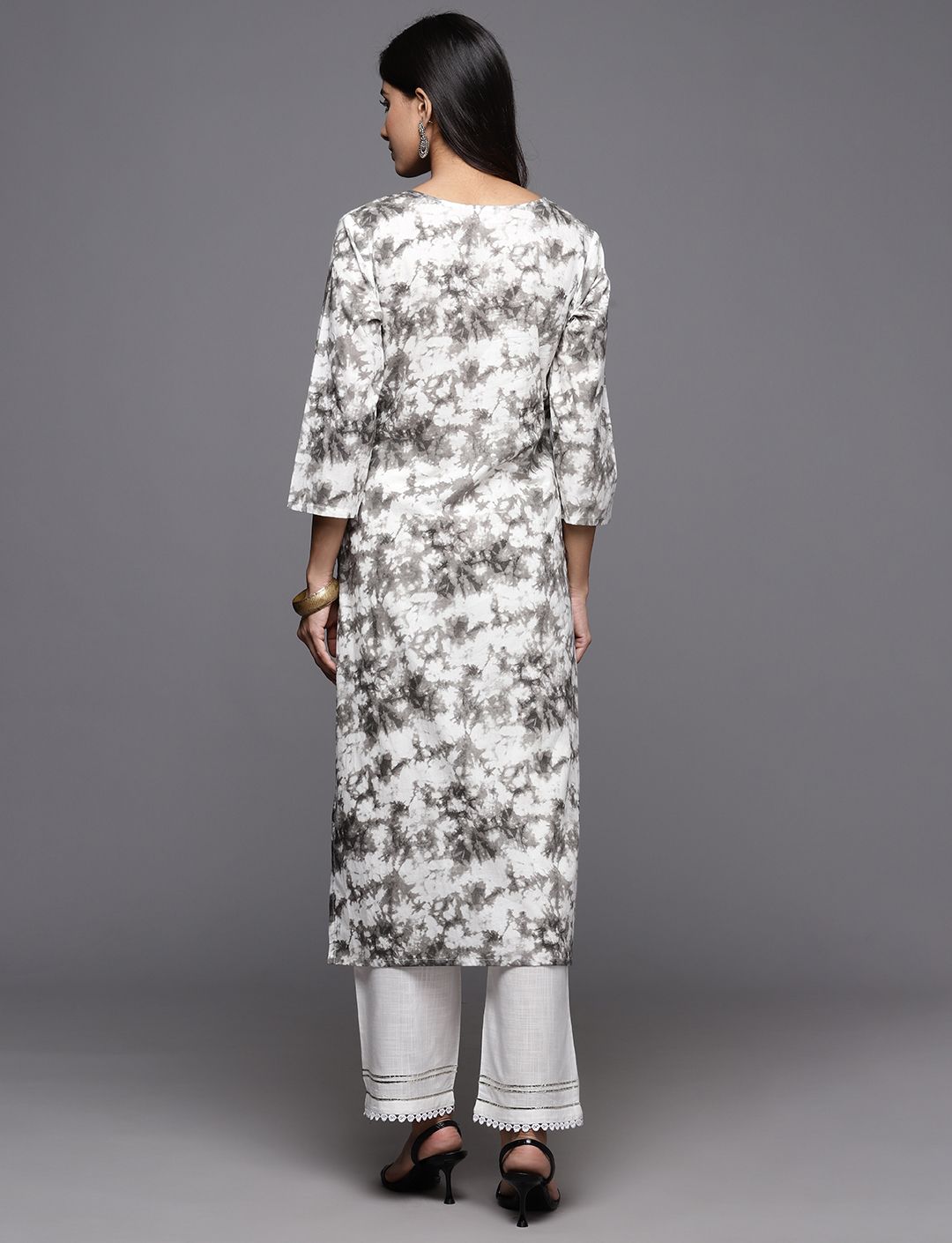 Varanga Women Dyed Gotta Patti Kurta