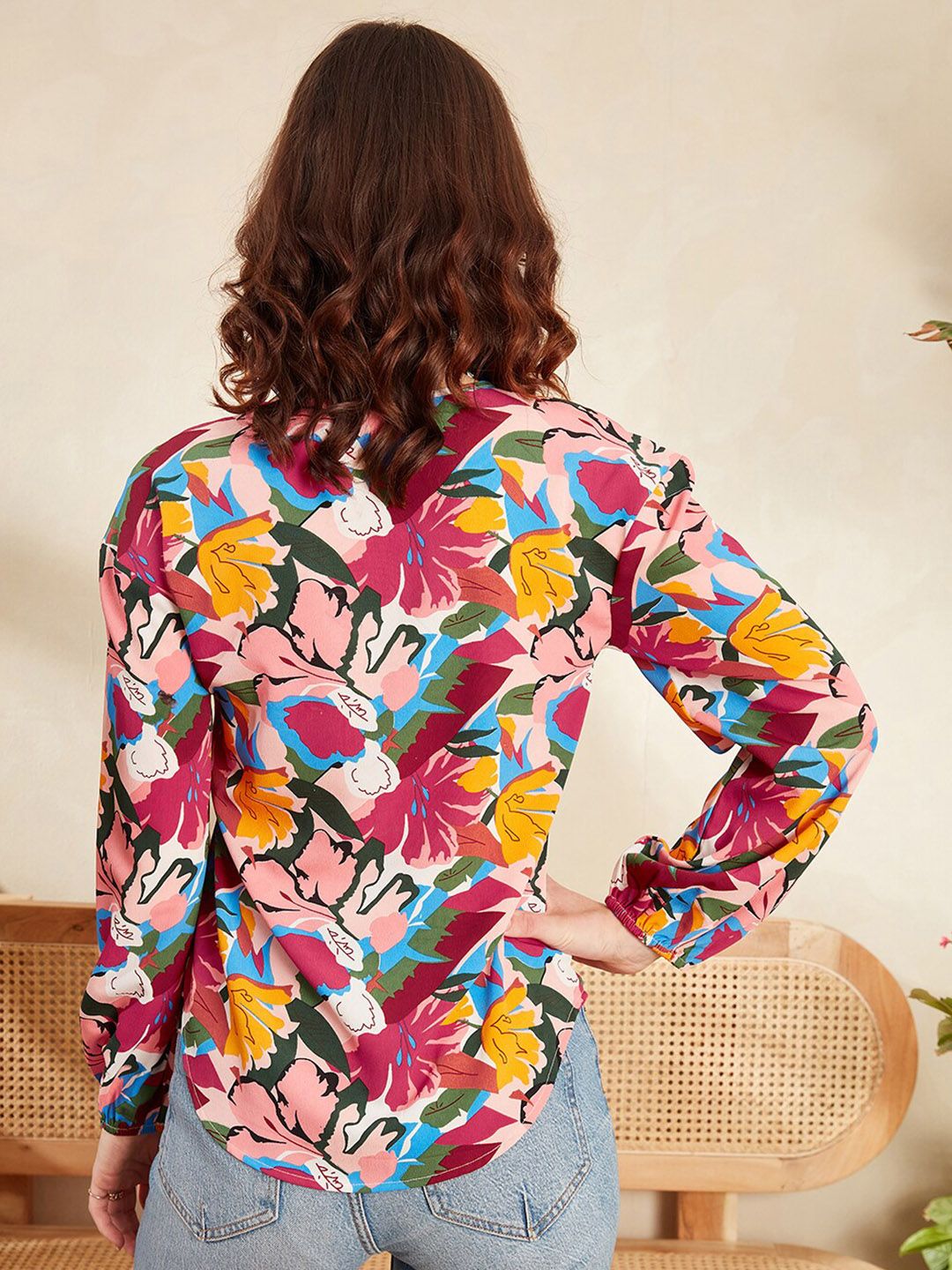 Berrylush Floral Printed Tie-Up Neck Top