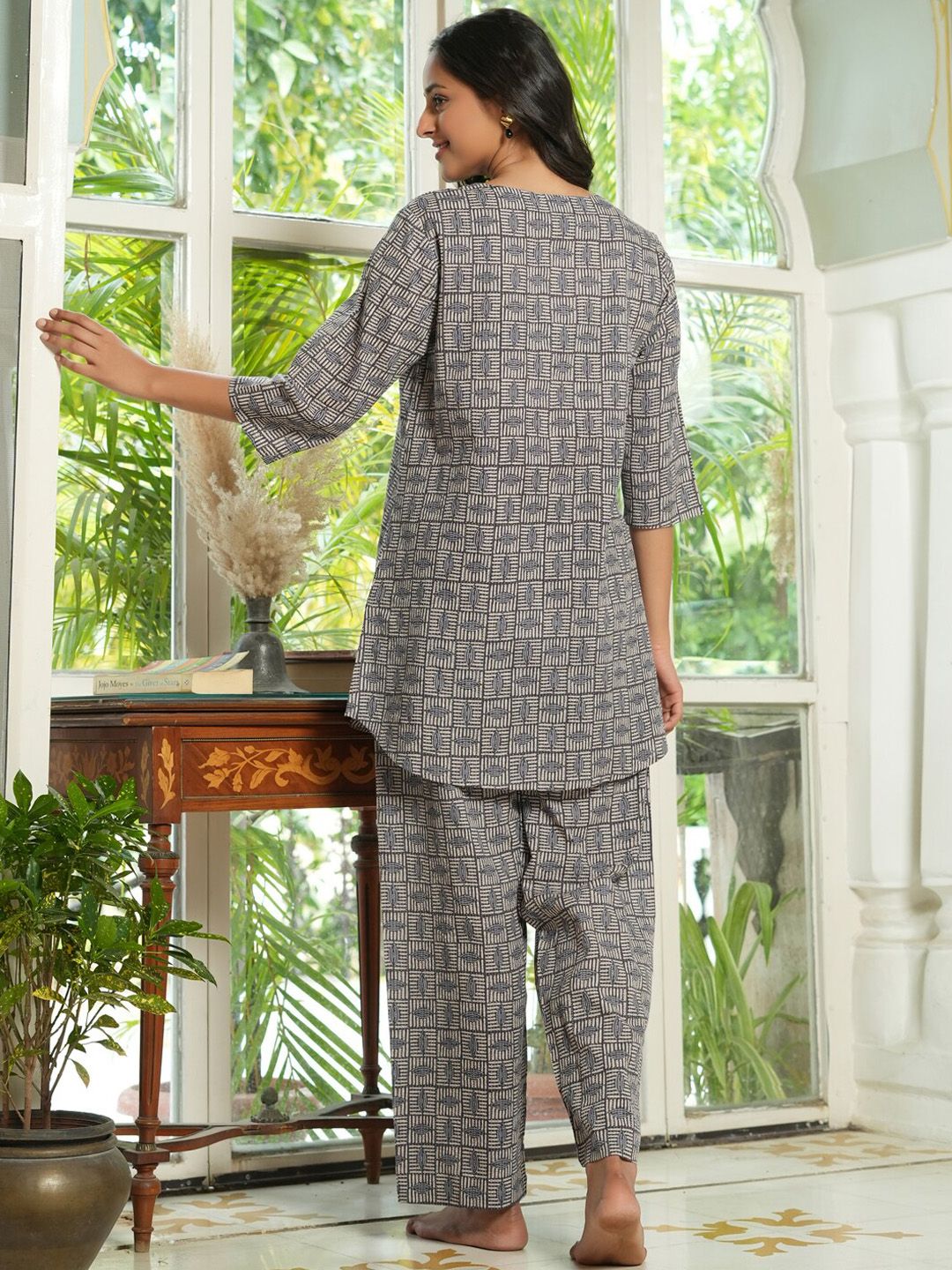 SANSKRUTIHOMES Grey & Cream Graphic Printed Pure Cotton Night Suit