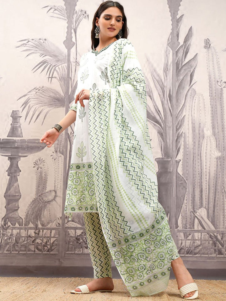 Vishudh Notch Neck Floral Printed Regular Pure Cotton Straight Kurta Set