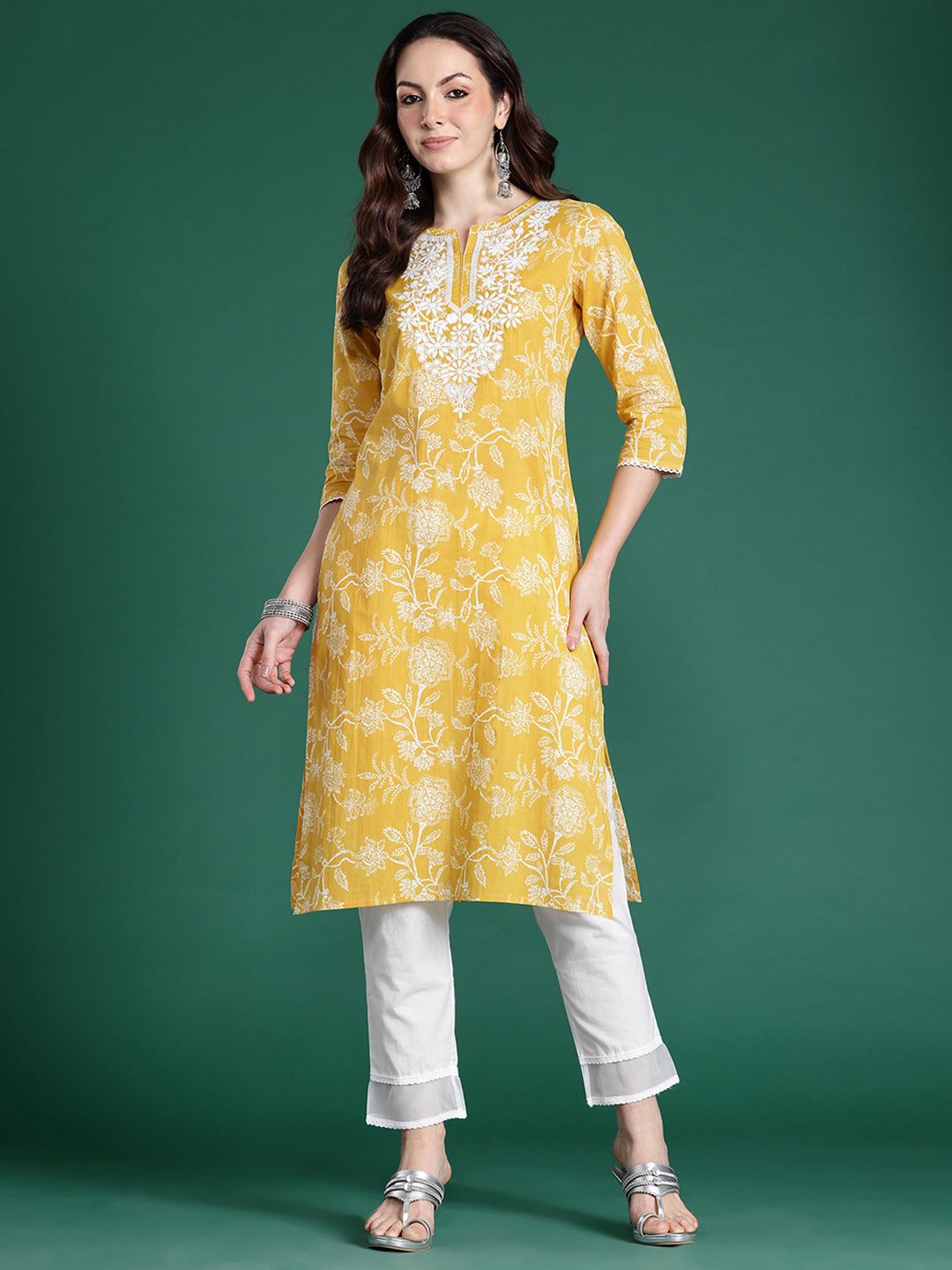 Indo Era Women Floral Embroidered Thread Work Kurta