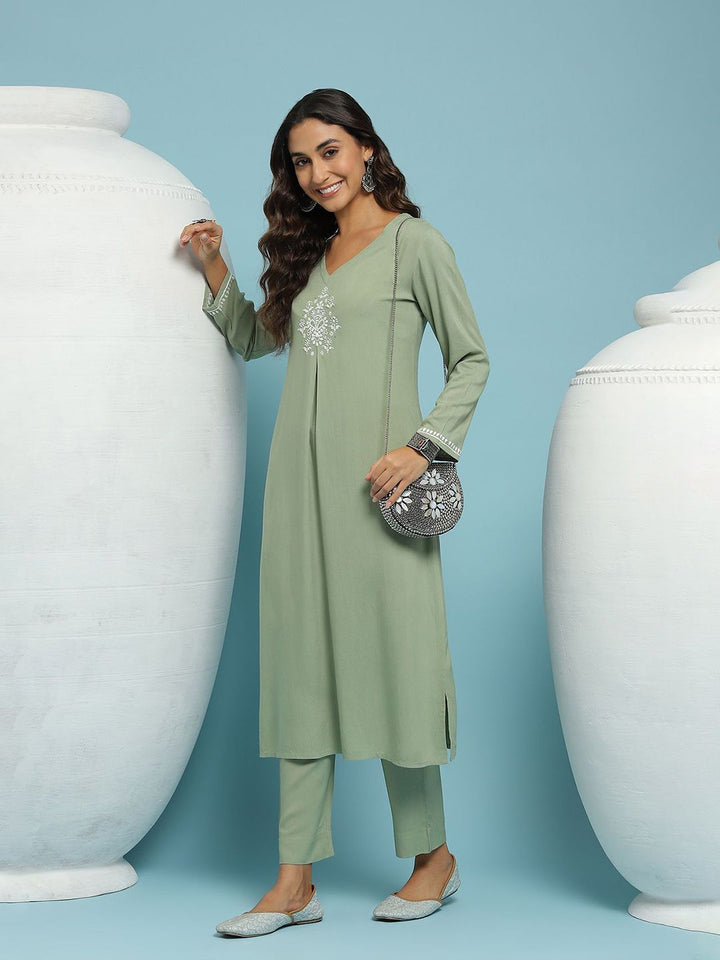 House of Chikankari Women Green Rayon Chikankari Embroidered Kurta Set