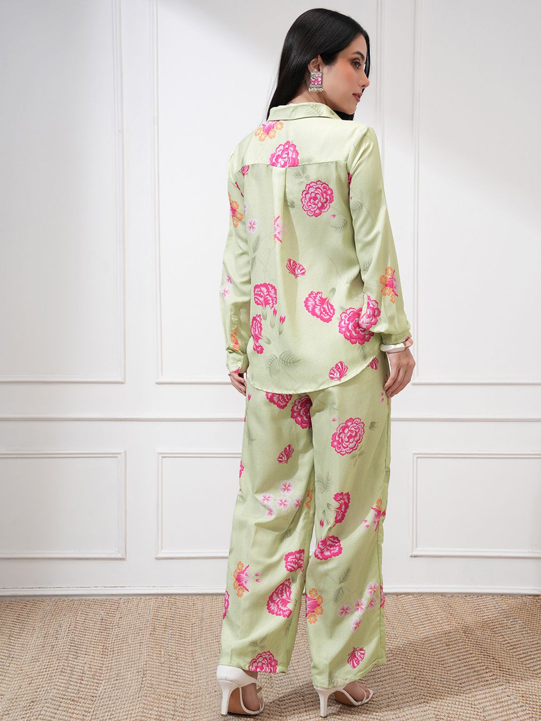 Vastralay Green Floral Printed Long Sleeves Shirt With Trousers