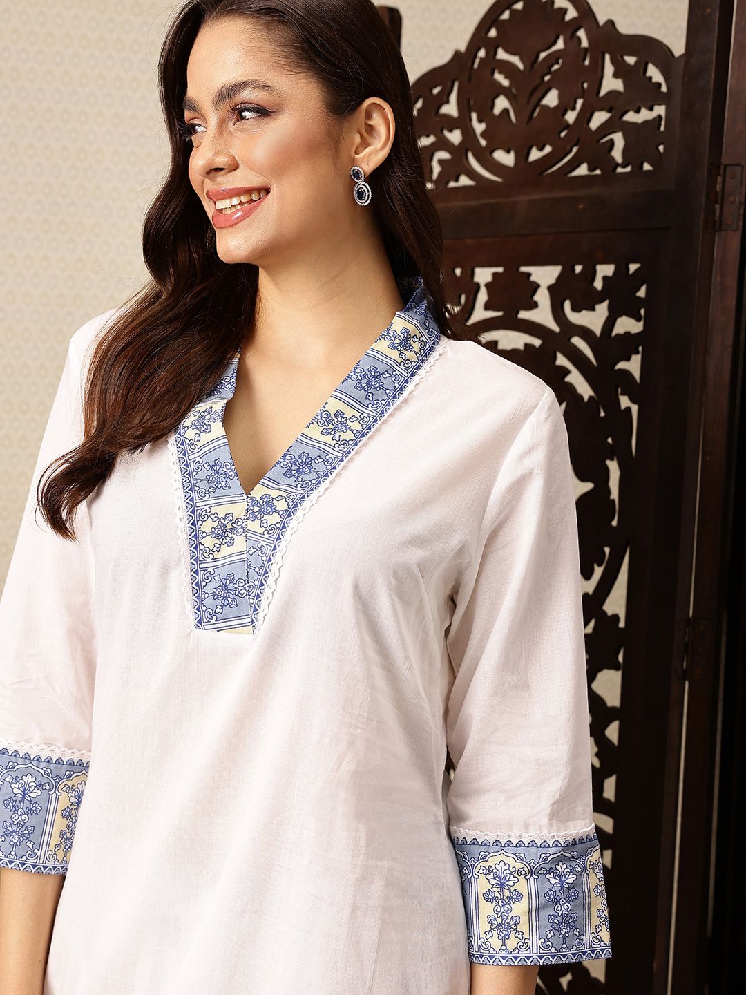 House of Pataudi Floral Regular Pure Cotton Jashn Kurta with Trousers & With Dupatta