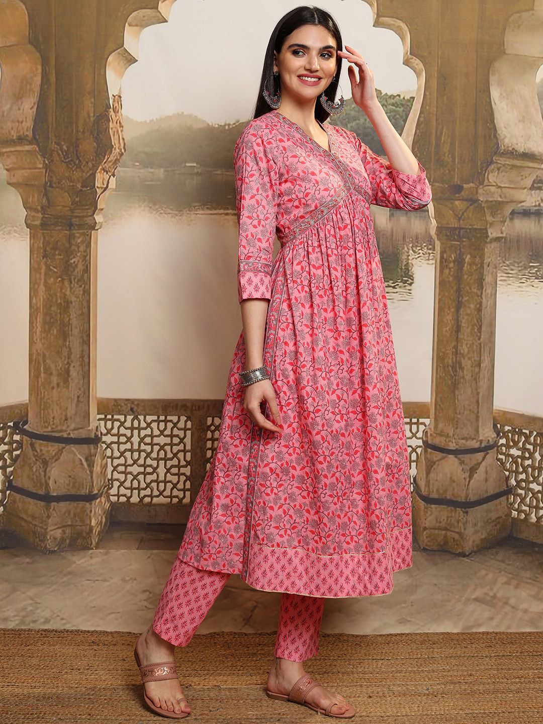 Vishudh Women Floral Printed Regular Pure Cotton Kurta with Trousers & With Dupatta