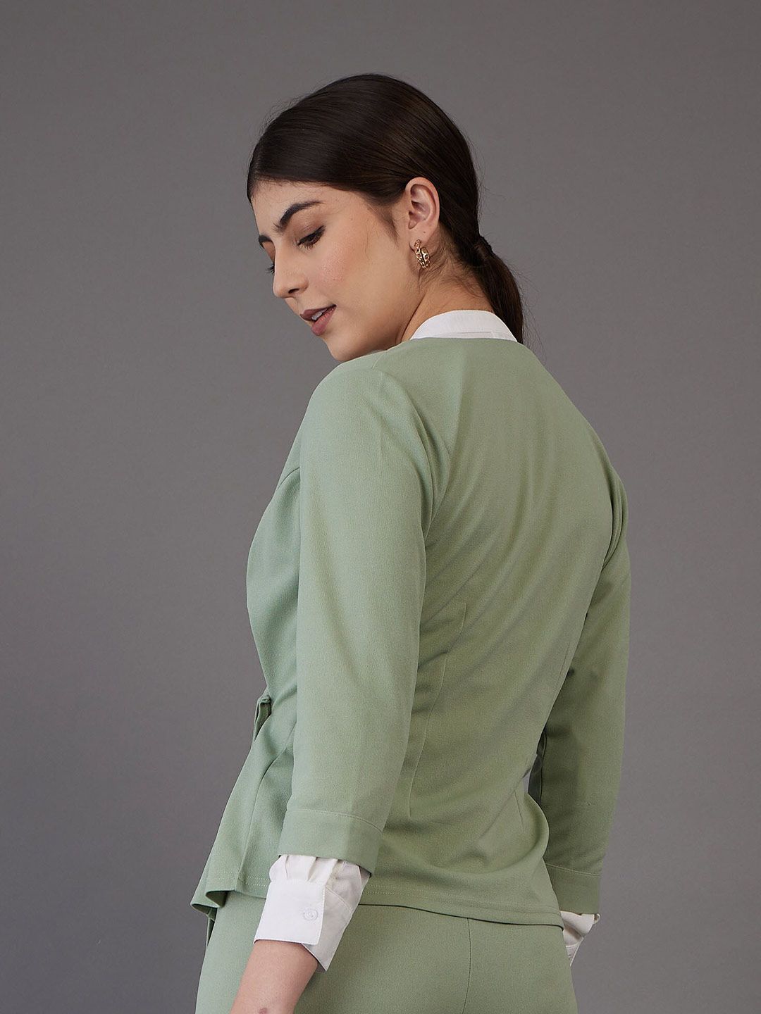 SASSAFRAS worklyf V-Neck Asymmetric Top