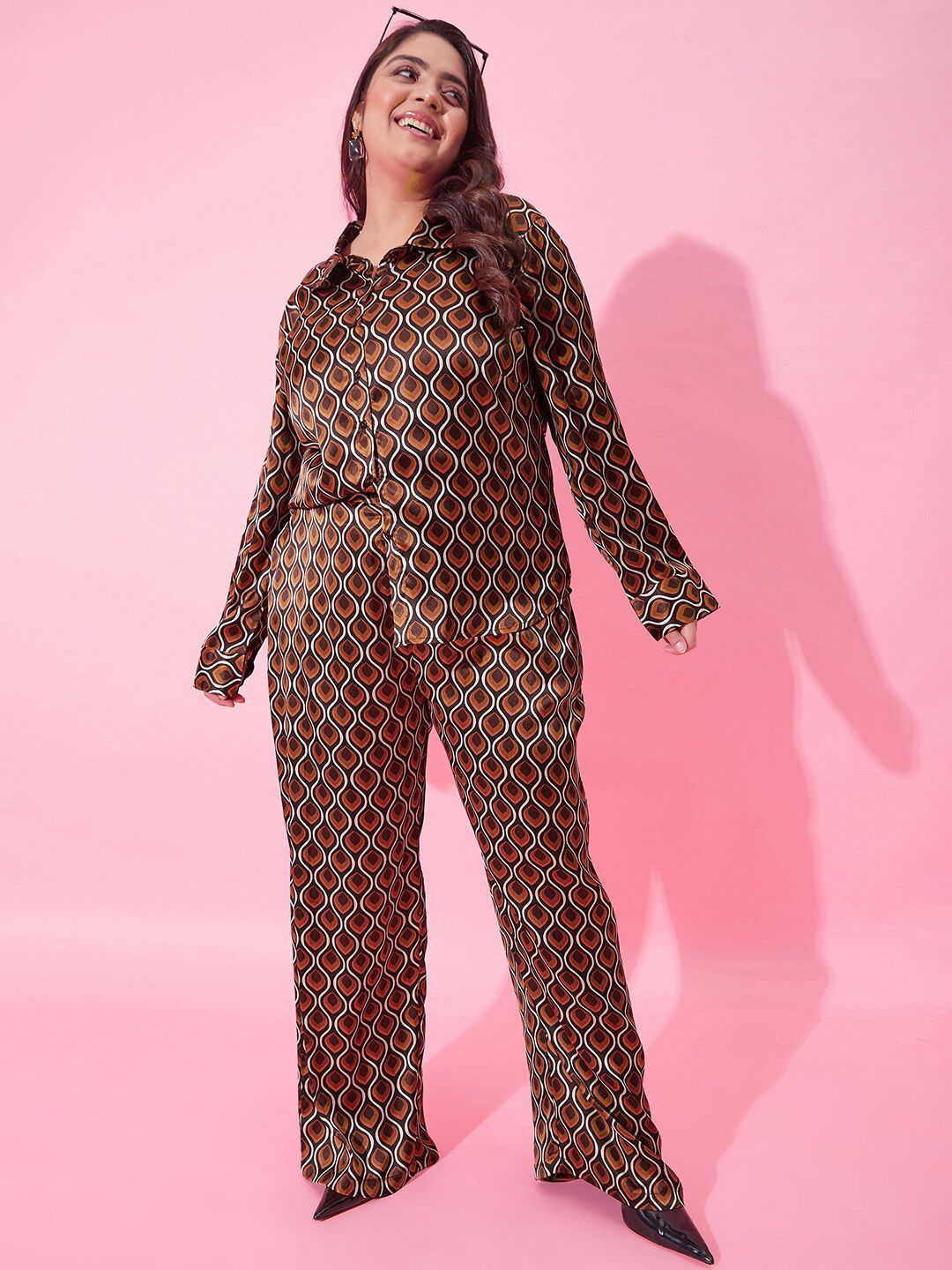 CURVY STREET Women Printed Loose Fit High-Rise Trousers
