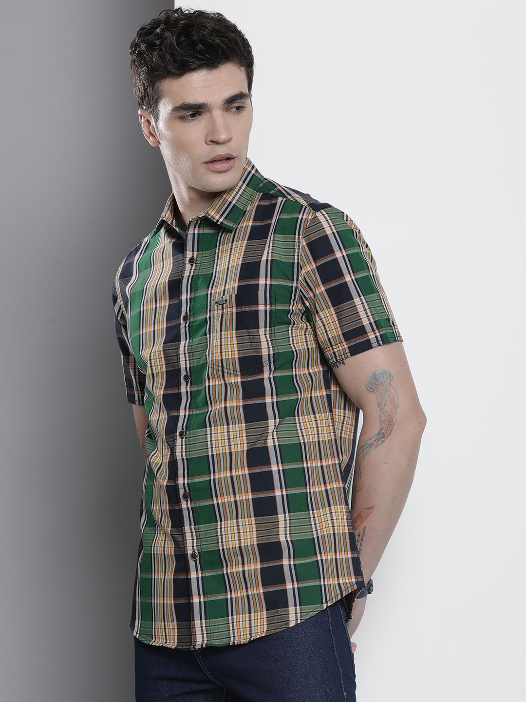 The Indian Garage Co Men Slim Fit Opaque Checked Casual Shirt