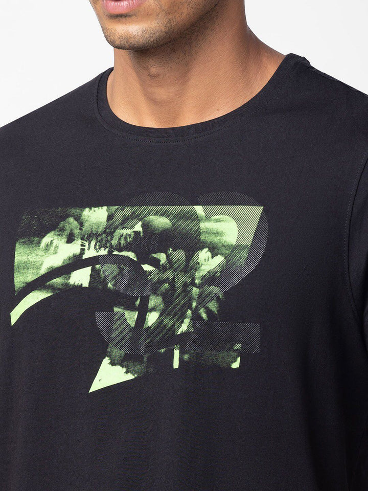 SPYKAR Men Printed Slim Fit Cotton T-shirt