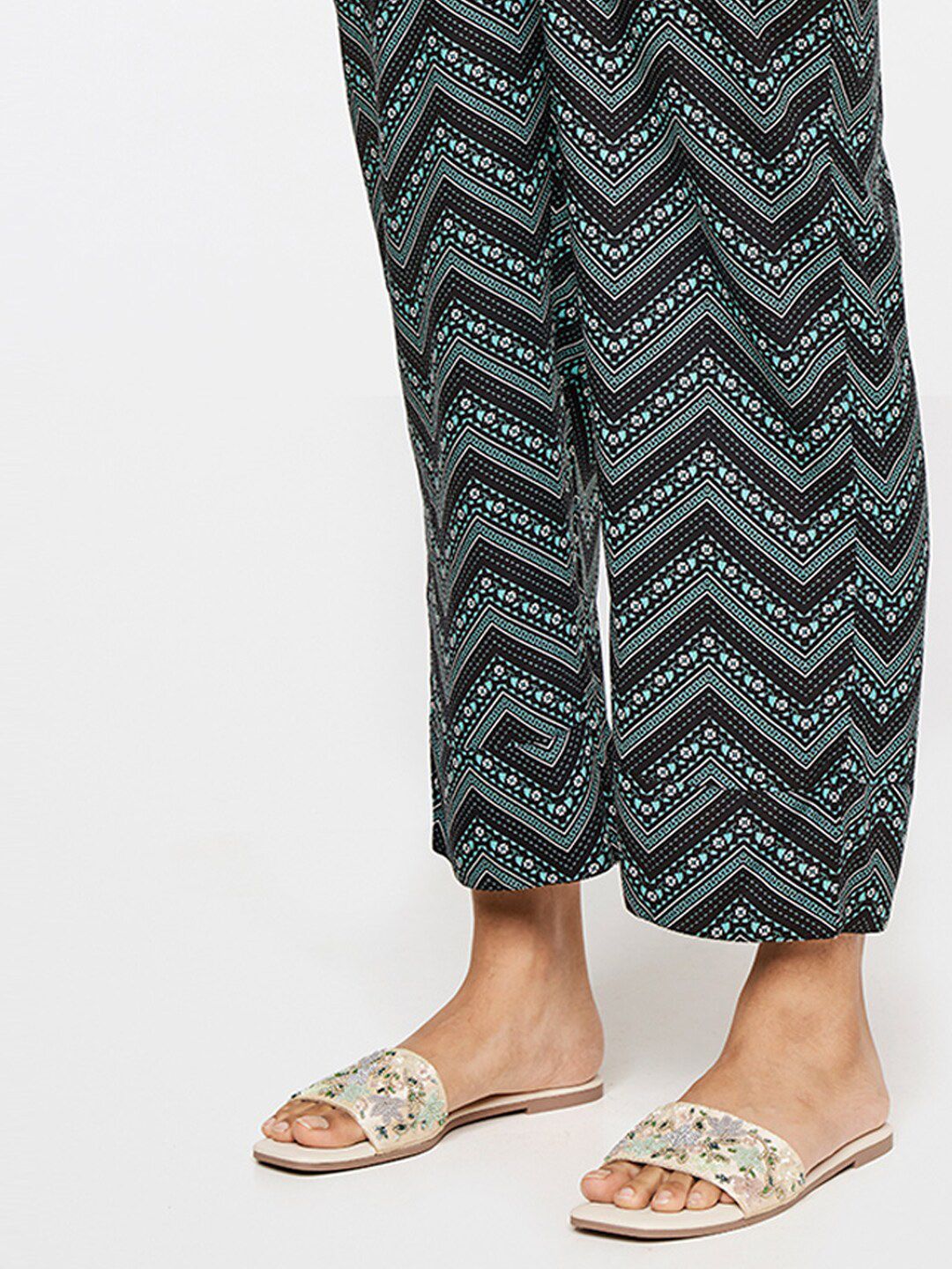 Global Desi Women Printed Loose Fit Trousers