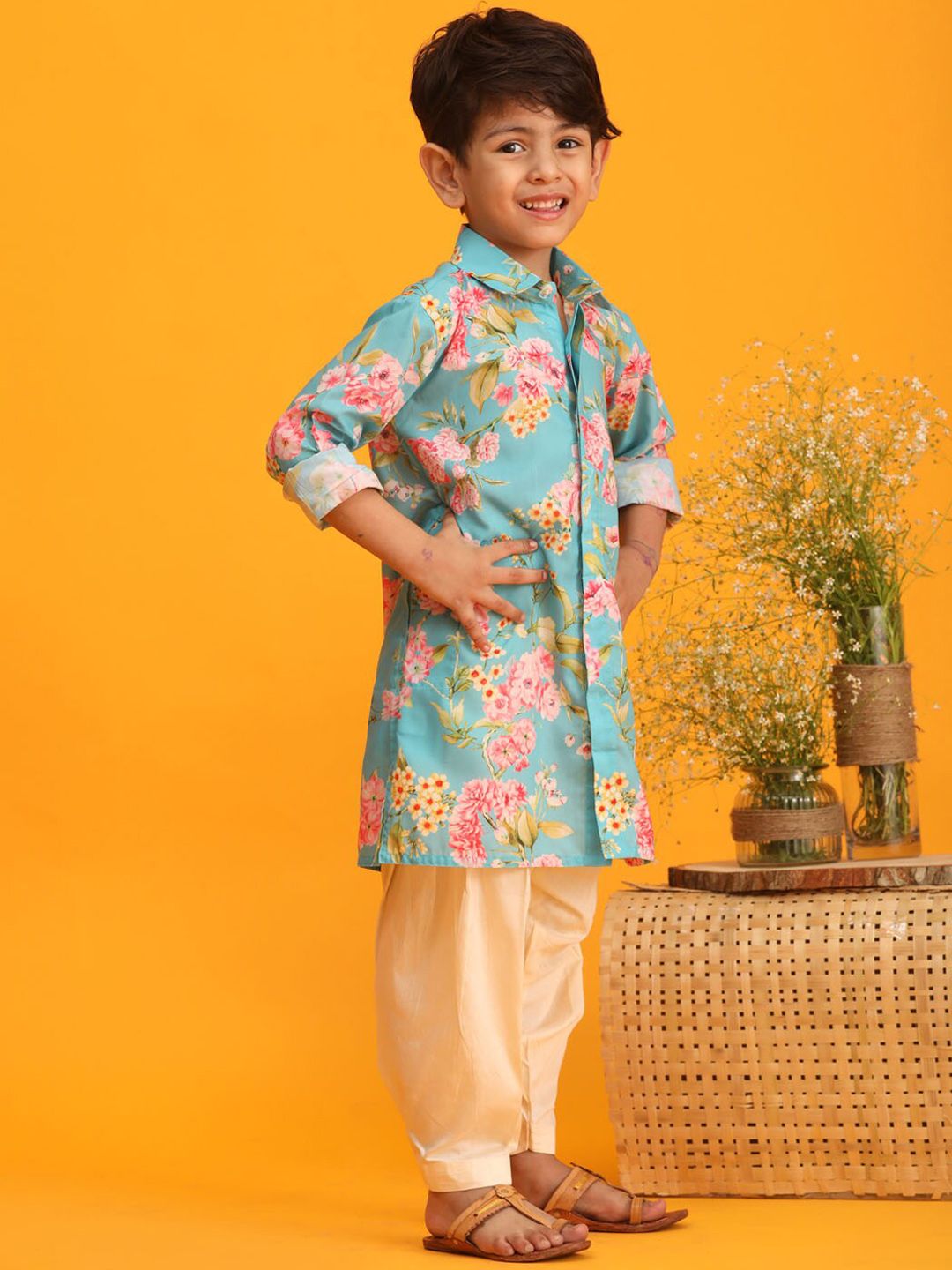 VASTRAMAY Floral Printed Shirt Collar Kurta With Pyjamas