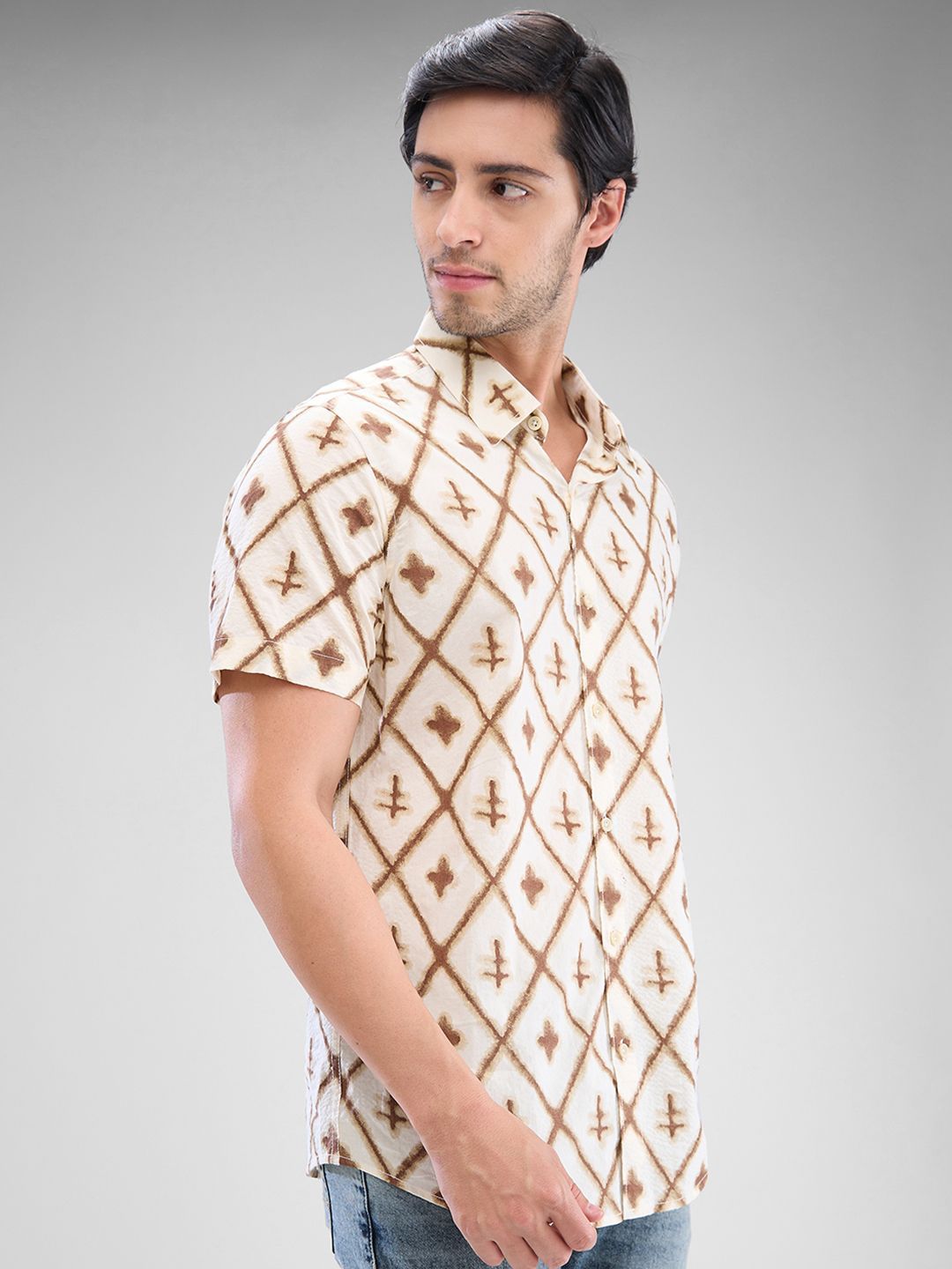 SPYKAR Men Slim Fit Opaque Geometric Printed Spread Collar Casual Shirt