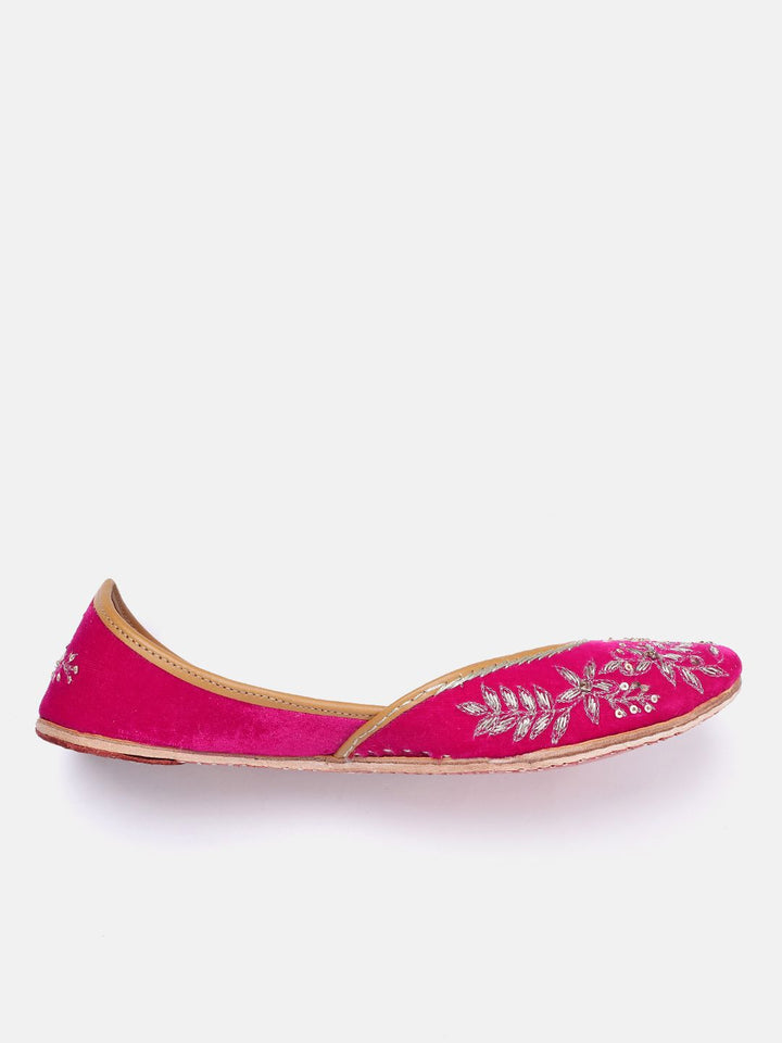 House of Pataudi Women Floral Embroidered Leather Mojaris