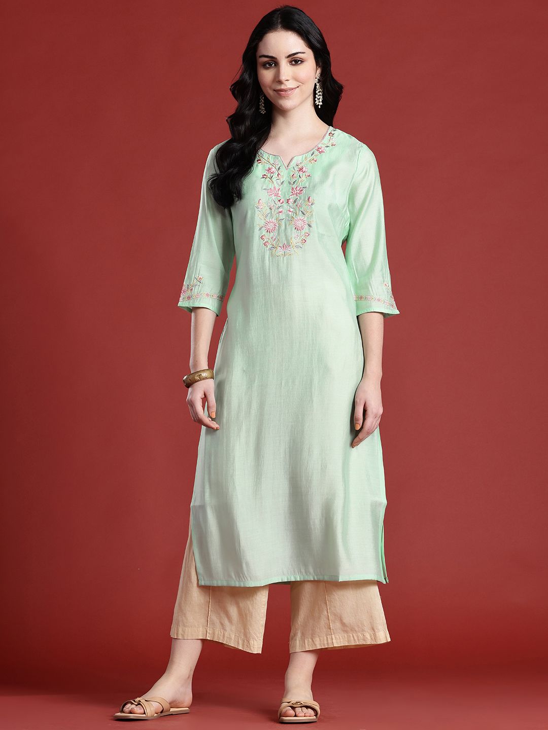 Anouk Women Floral Embroidered Thread Work Kurta