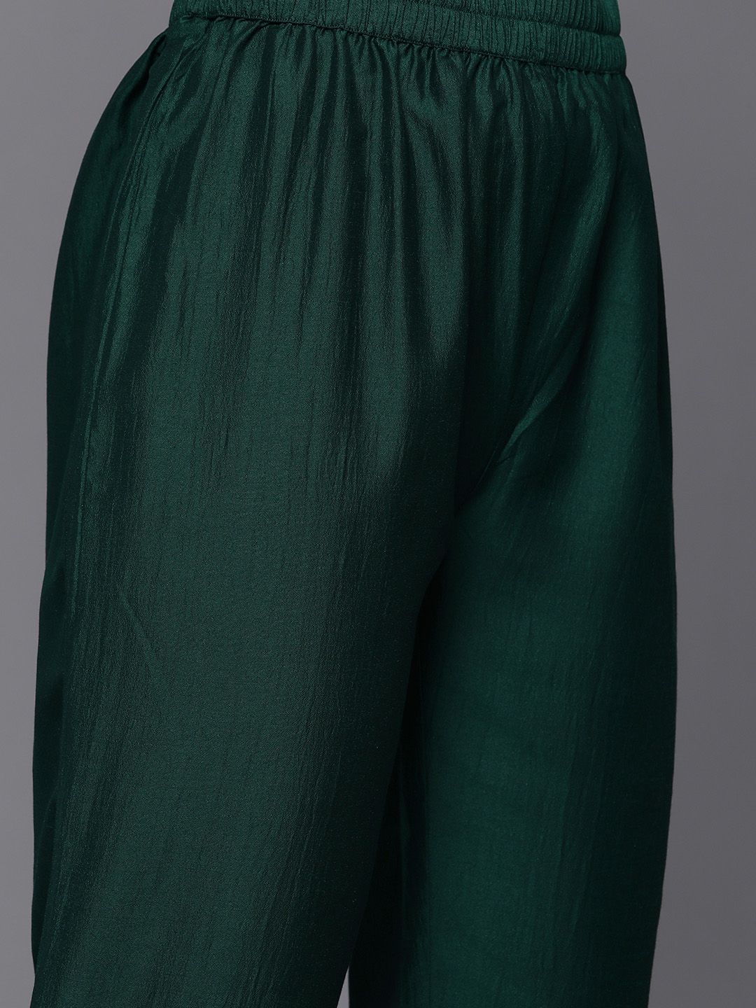 Motif Etnik Green Varanga Wanita Bersulam Gotta Patti Kurta Dengan Seluar & Dengan Dupatta