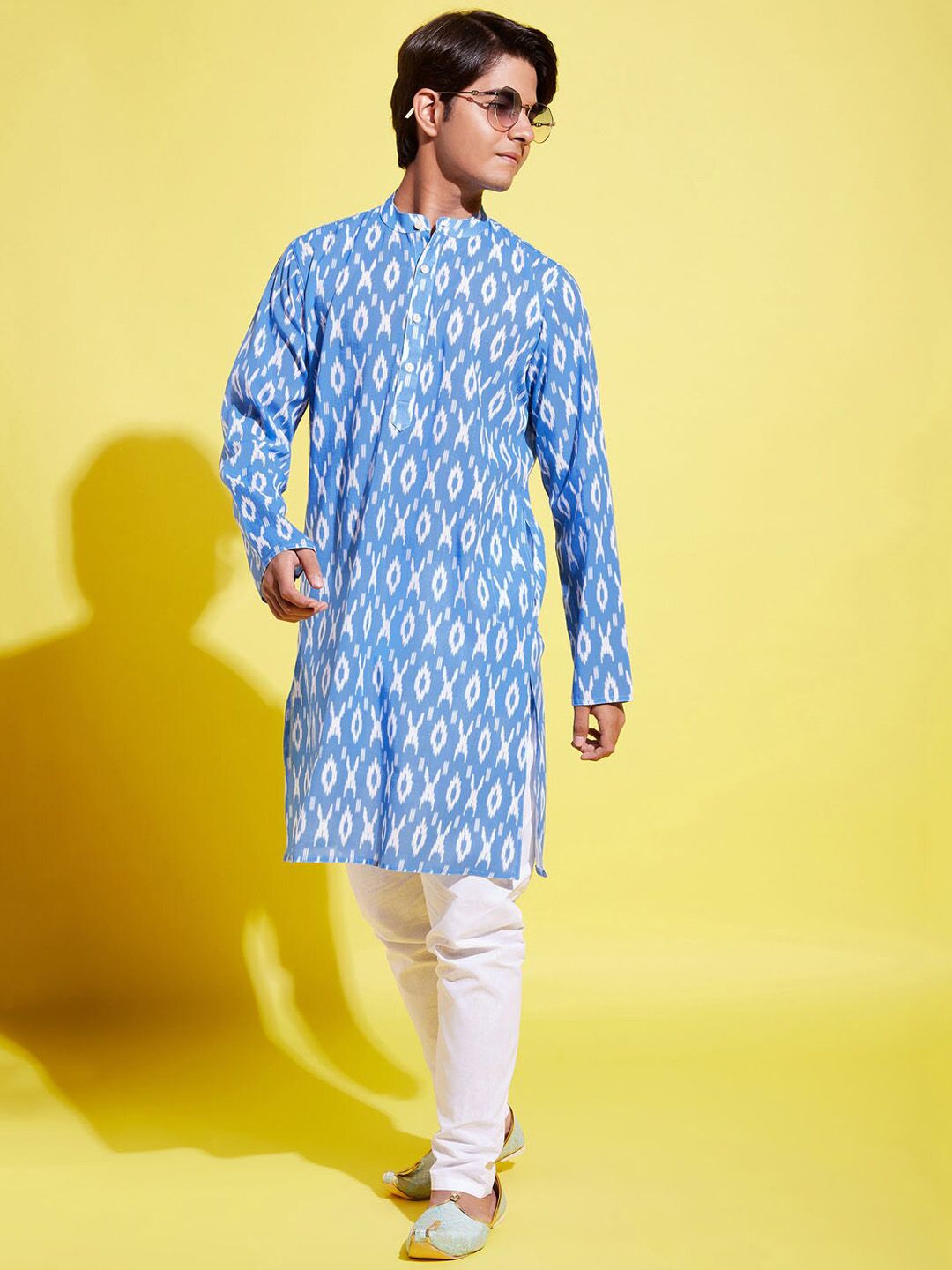 VASTRAMAY Boys Blue Ethnic Motifs Printed Kurta with Churidar