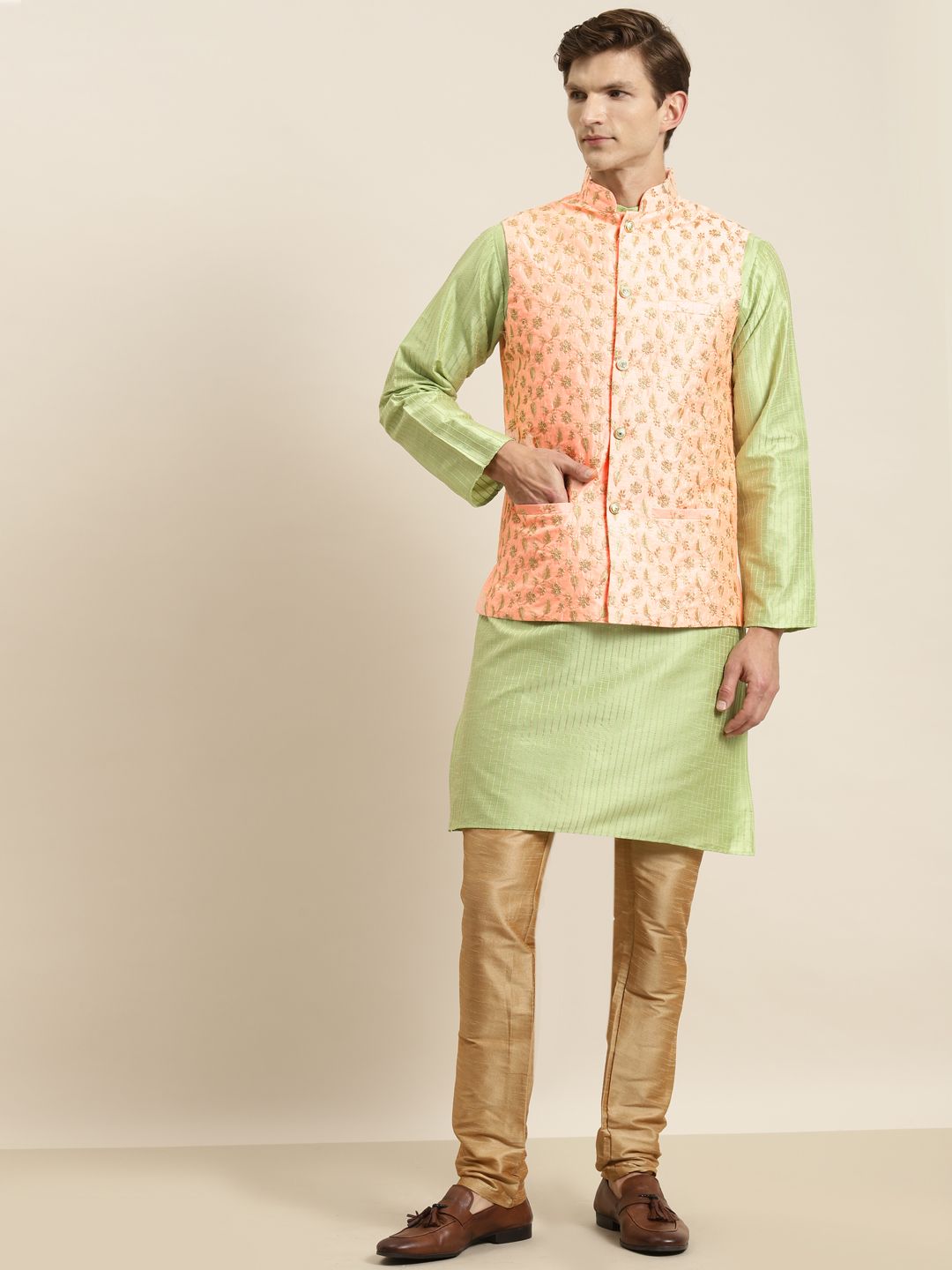 SOJANYA Kurta Belang Hijau Lelaki dengan Jaket Churidar & Nehru
