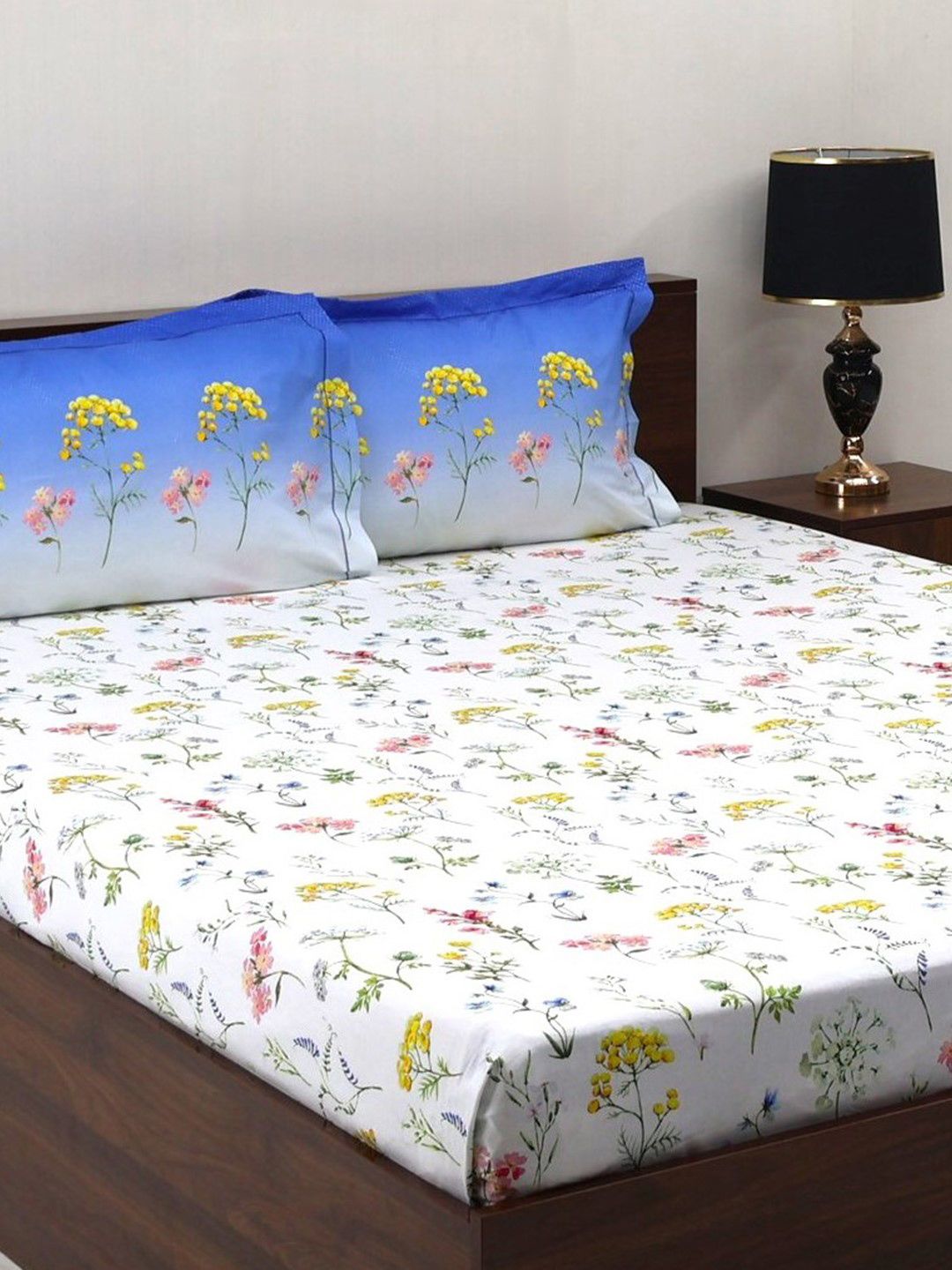 BOMBAY DYEING Blooming Muse Blue Floral Cotton 144 TC King Bedsheet Set 2.74 x 2.74 m