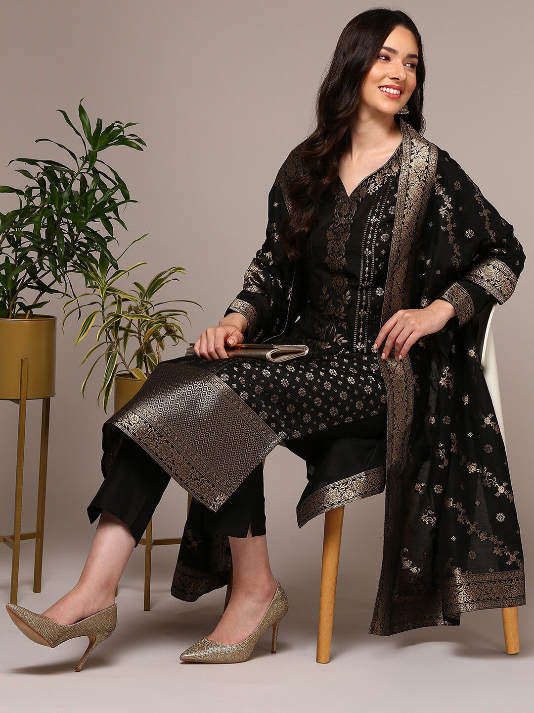 KALINI Sweetheart Neck Ethnic Motifs Regular Kurta with Trousers & With Dupatta
