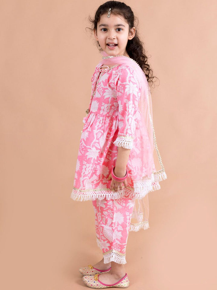 pspeaches Girls Pink Floral Printed Pleated Pure Cotton Kurta with Trousers & With Dupatta