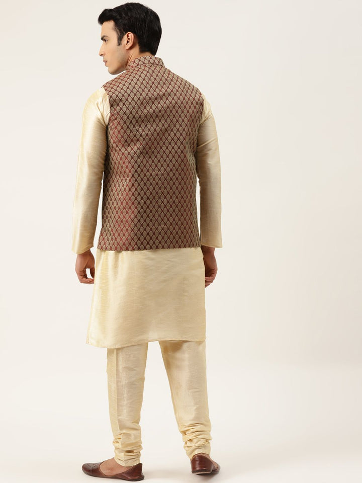 SOJANYA Men Cream Kurta dengan Jaket Churidar & Nehru