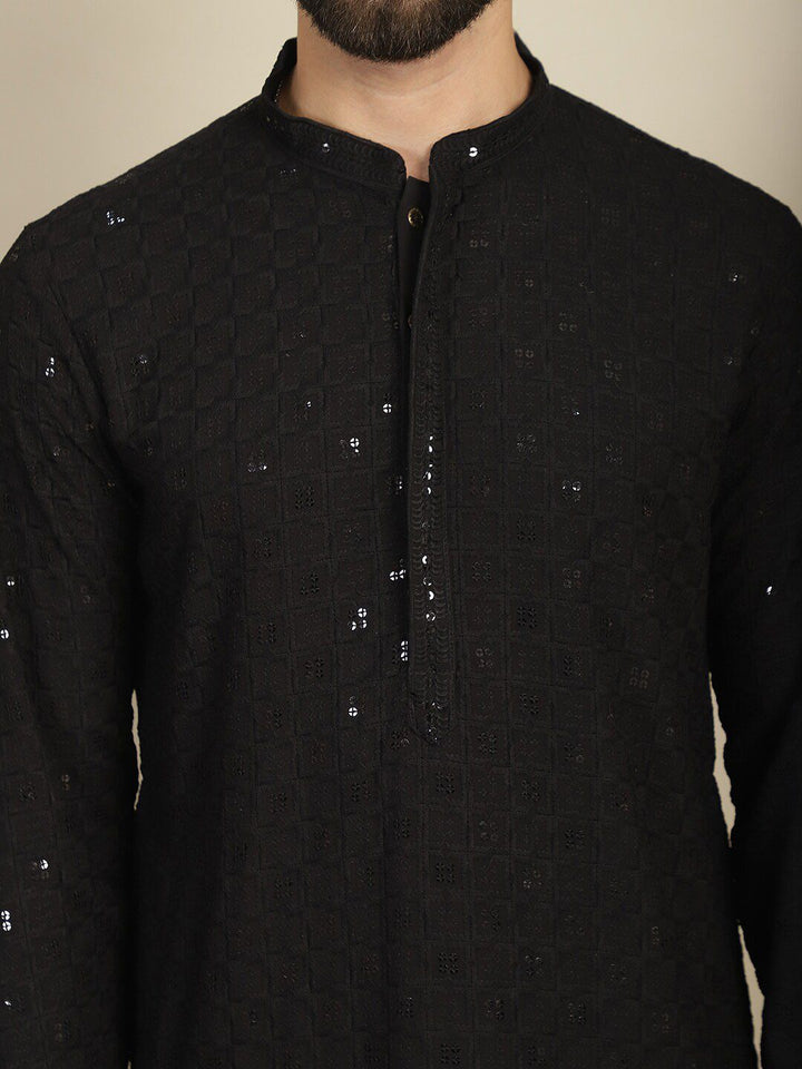 Anouk Striped Mandarin Collar Long Sleeves Cotton Thread Work Kurta