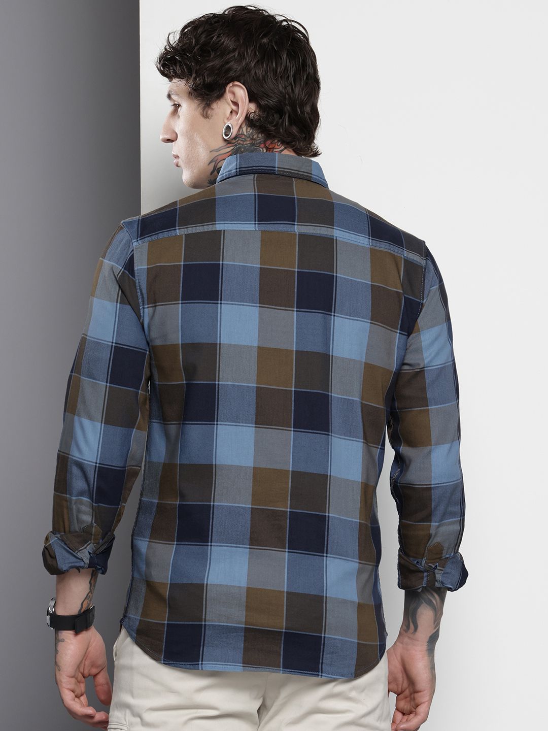 The Indian Garage Co Men Navy Blue Slim Fit Checked Casual Shirt