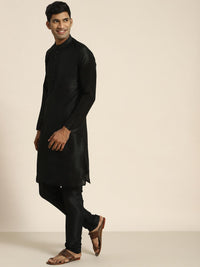 SOJANYA Men Black Kurta with Churidar
