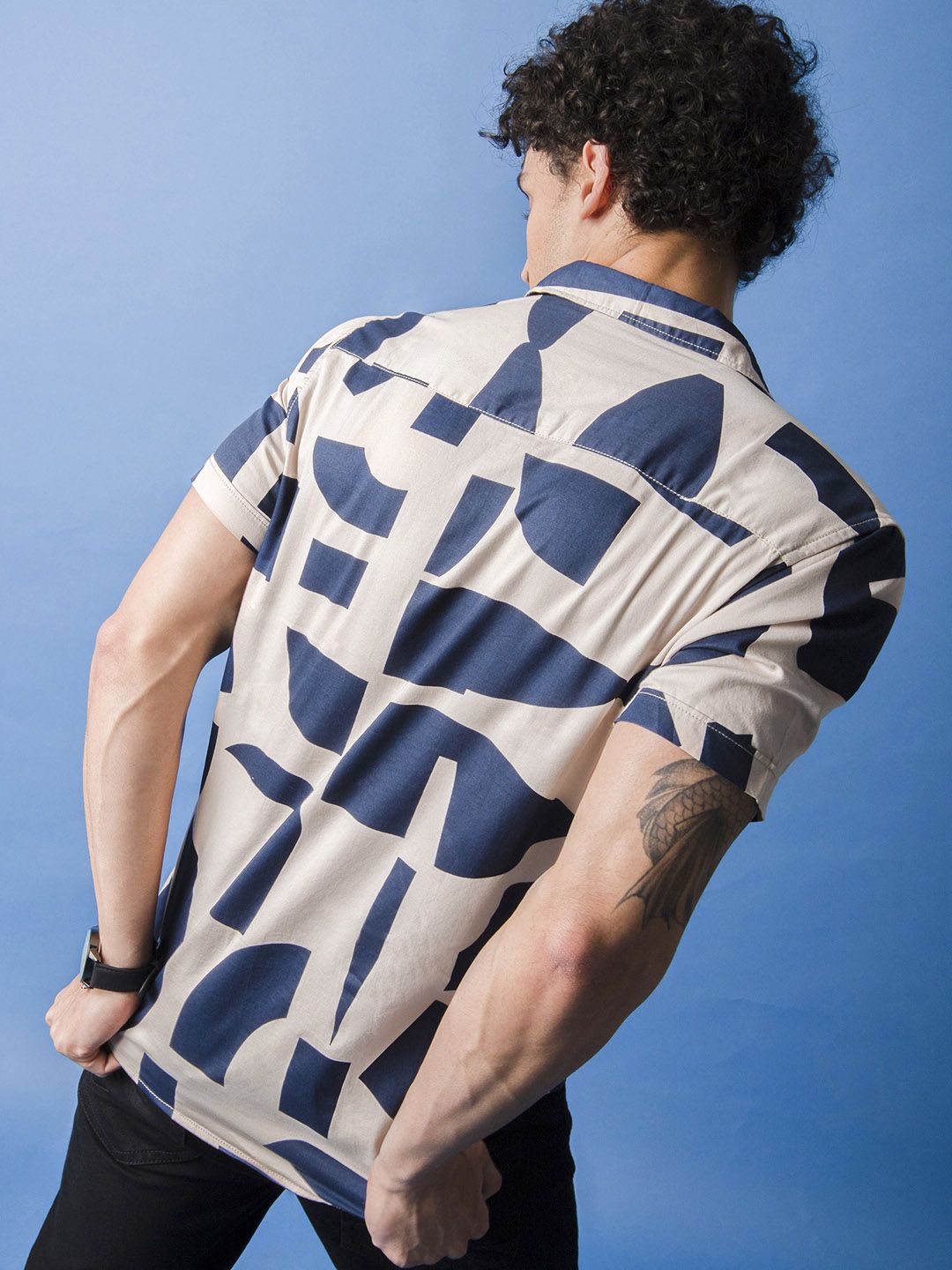 The Indian Garage Co Men Beige & Navy Blue Slim Fit Printed Casual Shirt