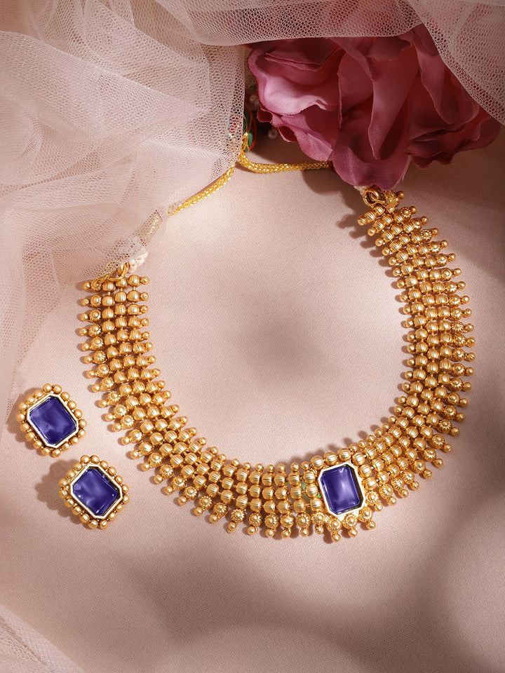 Rubans 22K Gold-Plated Blue Sapphire Studded Choker Necklace Set dengan Manik Emas